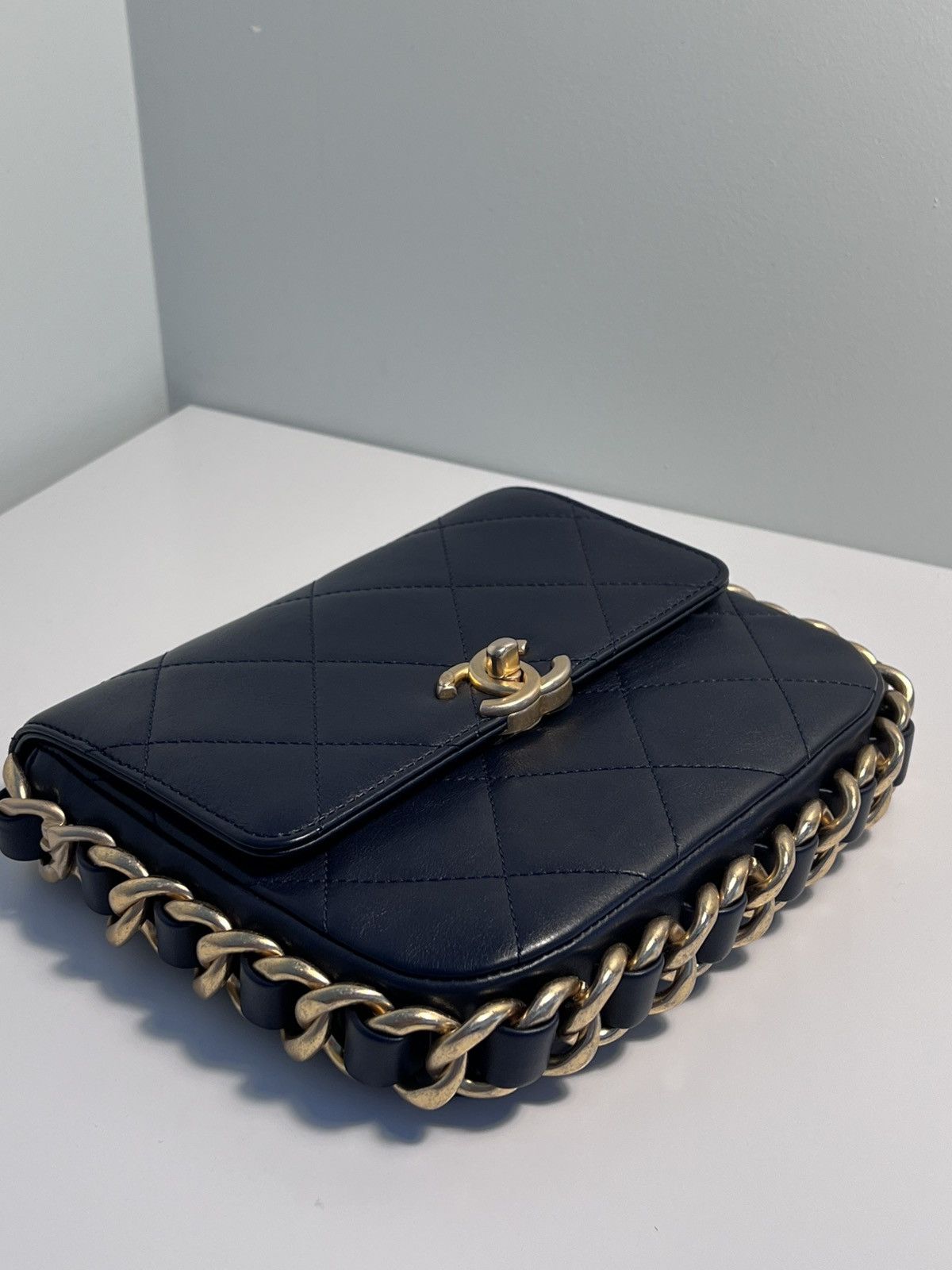 Chanel Chanel Chain Crossbody Bag Dark Navy Size ONE SIZE - 6 Thumbnail