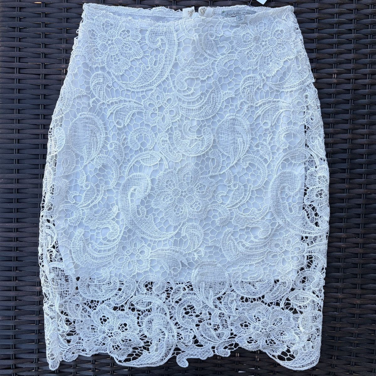 Other Charlotte Russe white lace mini skirt Size 24" / US 00 / IT 34 - 1 Thumbnail