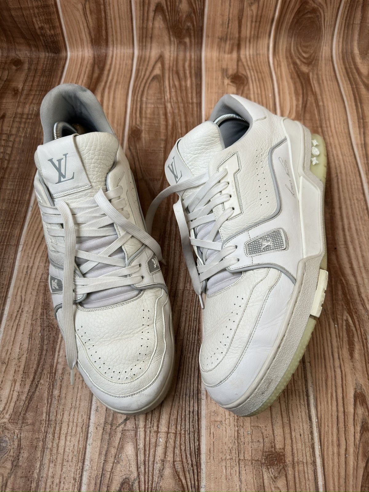 Louis Vuitton Louis Vuitton Trainer Virgil Abloh Grey/White sneaker Size US 12 / EU 45 - 8 Thumbnail