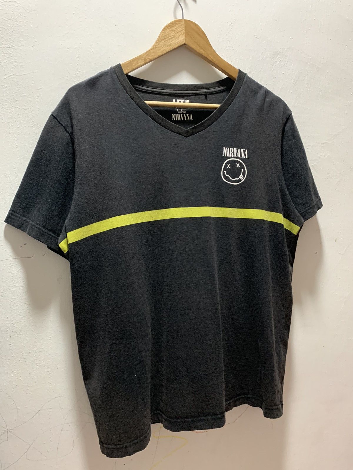 Band Tees NIRVANA X UNIQLO limited edition production Size US L / EU 52-54 / 3 - 4 Thumbnail