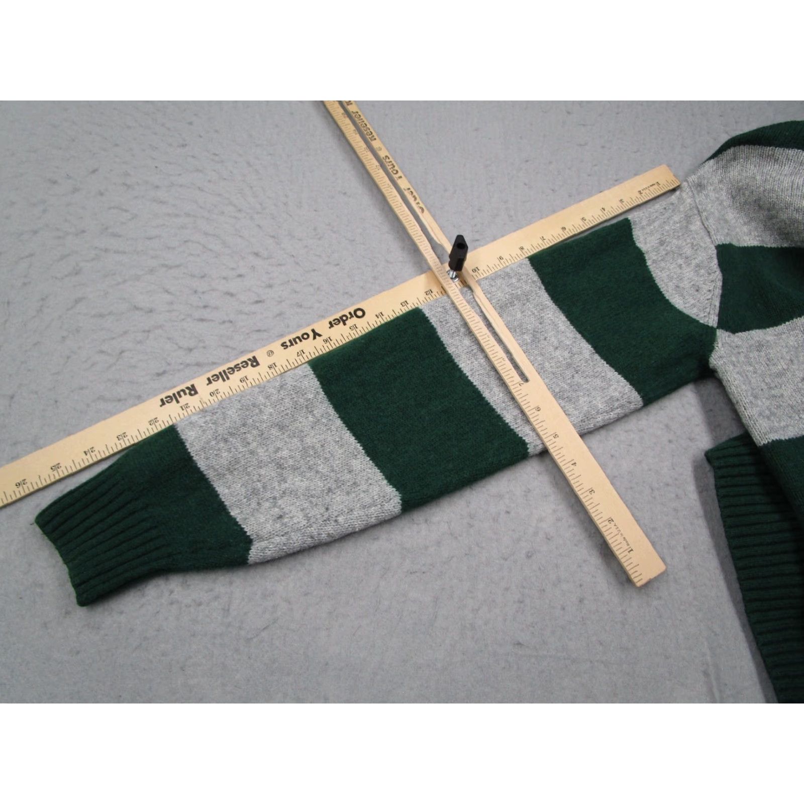 Tommy Hilfiger VINTAGE Tommy Hilfiger Sweater Mens Medium Green Striped Lambswool Pullover Crew Neck 90s Mens Size US M / EU 48-50 / 2 - 7 Thumbnail