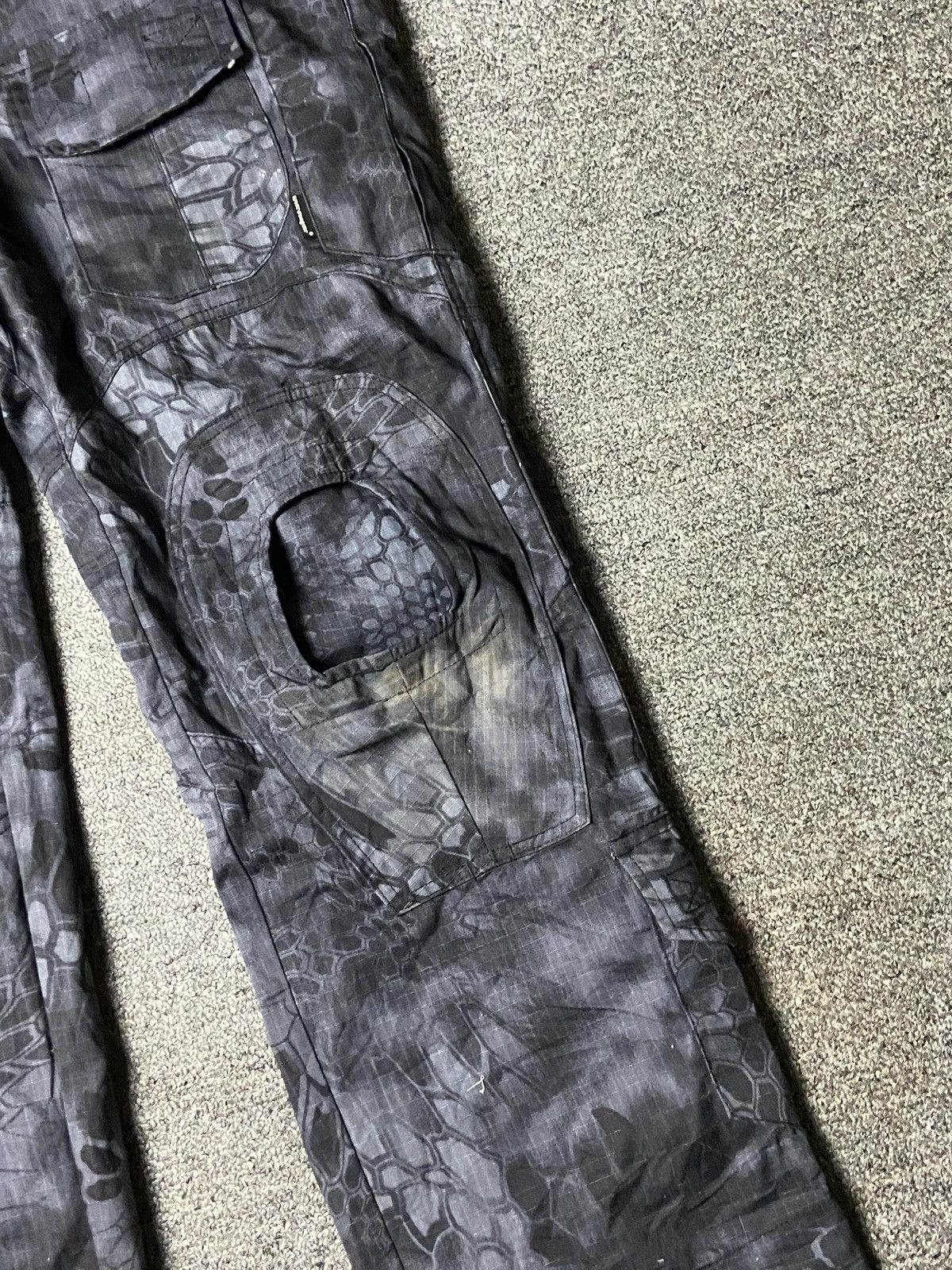 Japanese Brand Emerson Gear Animal Printed Tactical Cargo Pants (160) Size US 35 - 8 Thumbnail