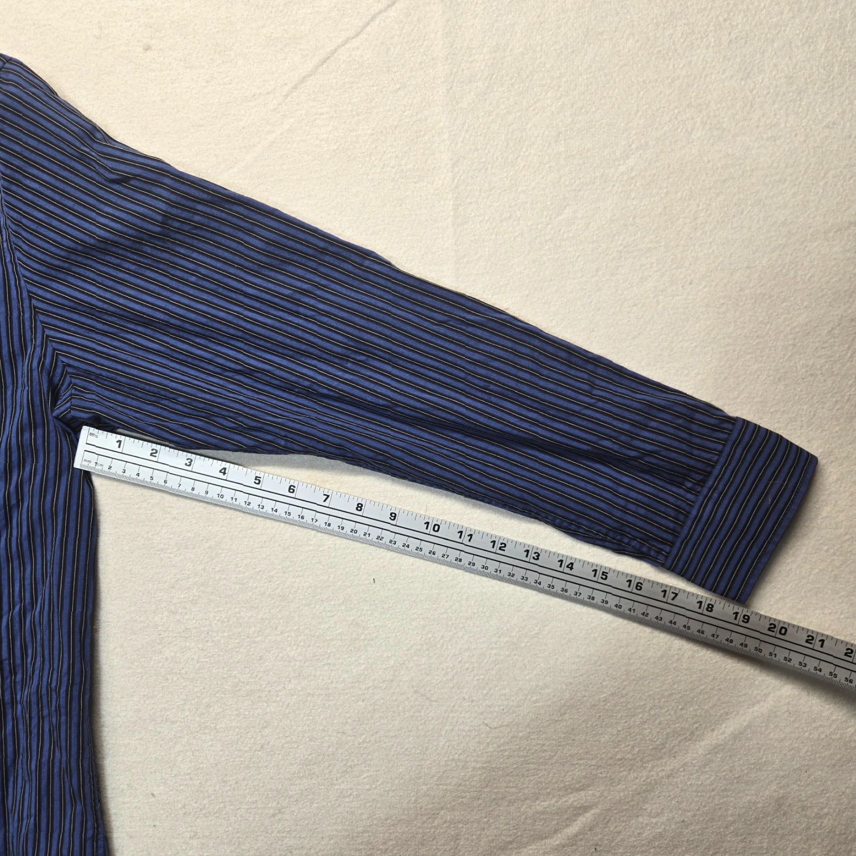 Van Heusen VAN HEUSEN Men’s Dress Shirt Blue Striped Long Sleeve Button-Up 16.5 Size Casual Office Wear Size US L / EU 52-54 / 3 - 5 Thumbnail