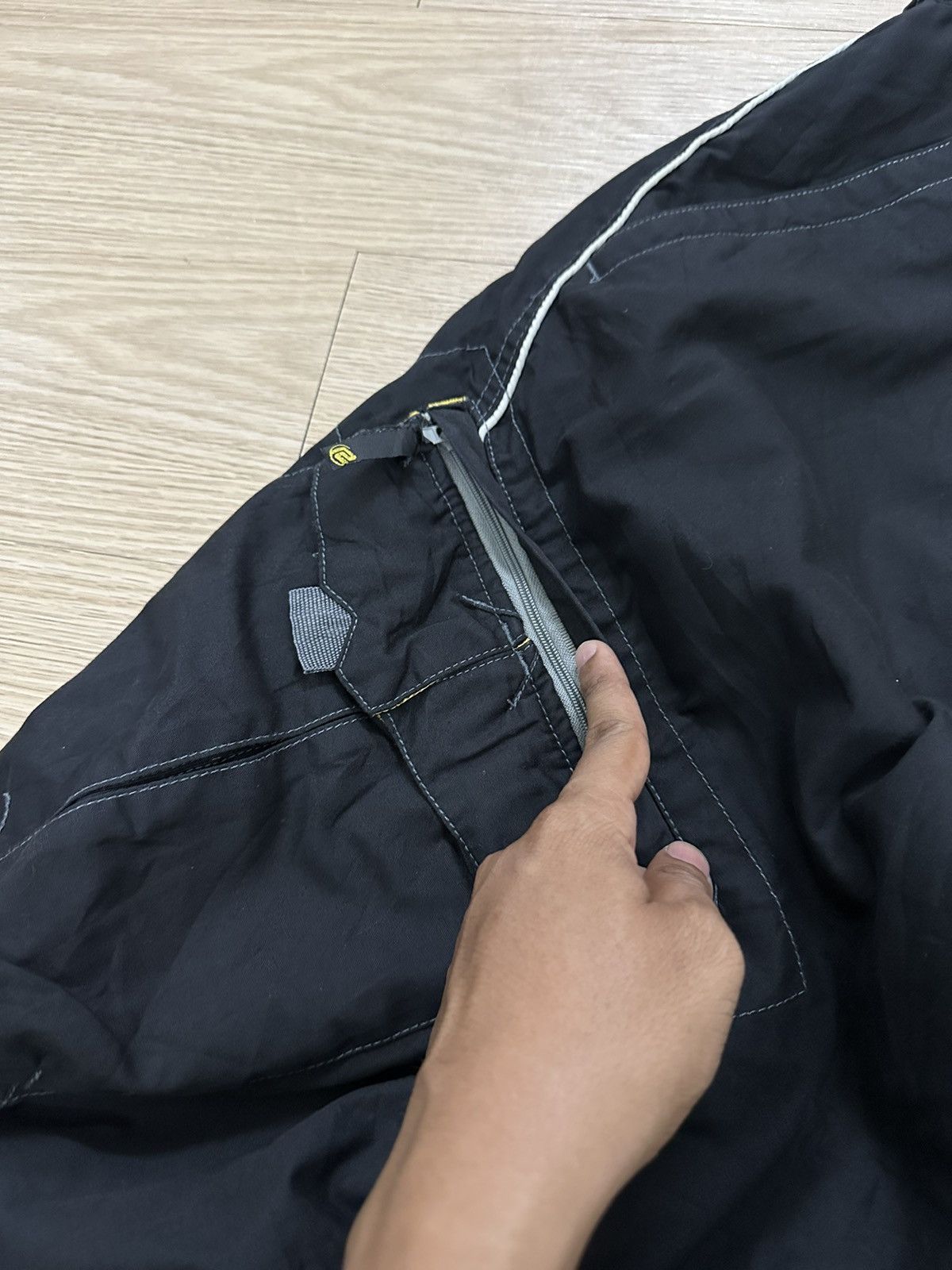 Japanese Brand Raton Laveur Gorpcore Multi Pocket Baggy Paracahute Pants Size US 40 / EU 56 - 9 Thumbnail