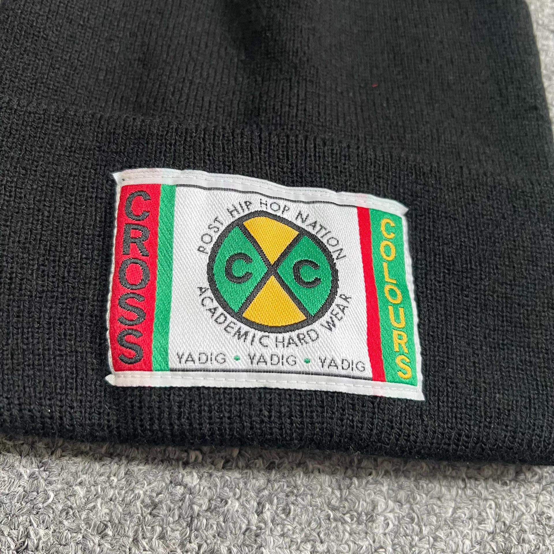 Cross Colours Cross Colours appliqué embroidered knit beanie Q7 Size ONE SIZE - 2 Thumbnail