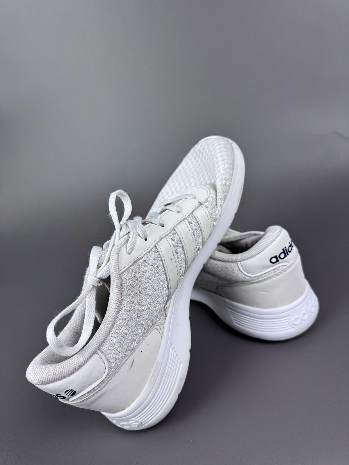 Adidas Adidas Lightweight White Running Trainers UK Size 4.5 Size US 9 / EU 42 - 1 Thumbnail