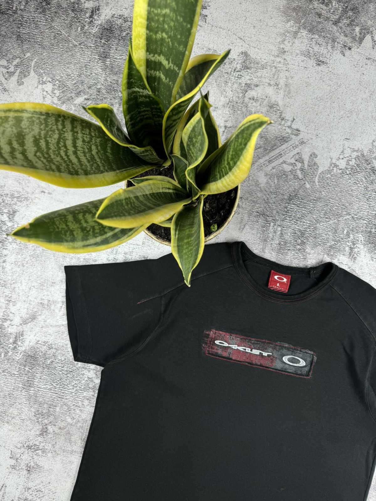 Oakley 90S Oakley RARE Gorpcore Black Print Center Logo T-Shirt Size US L / EU 52-54 / 3 - 3 Thumbnail