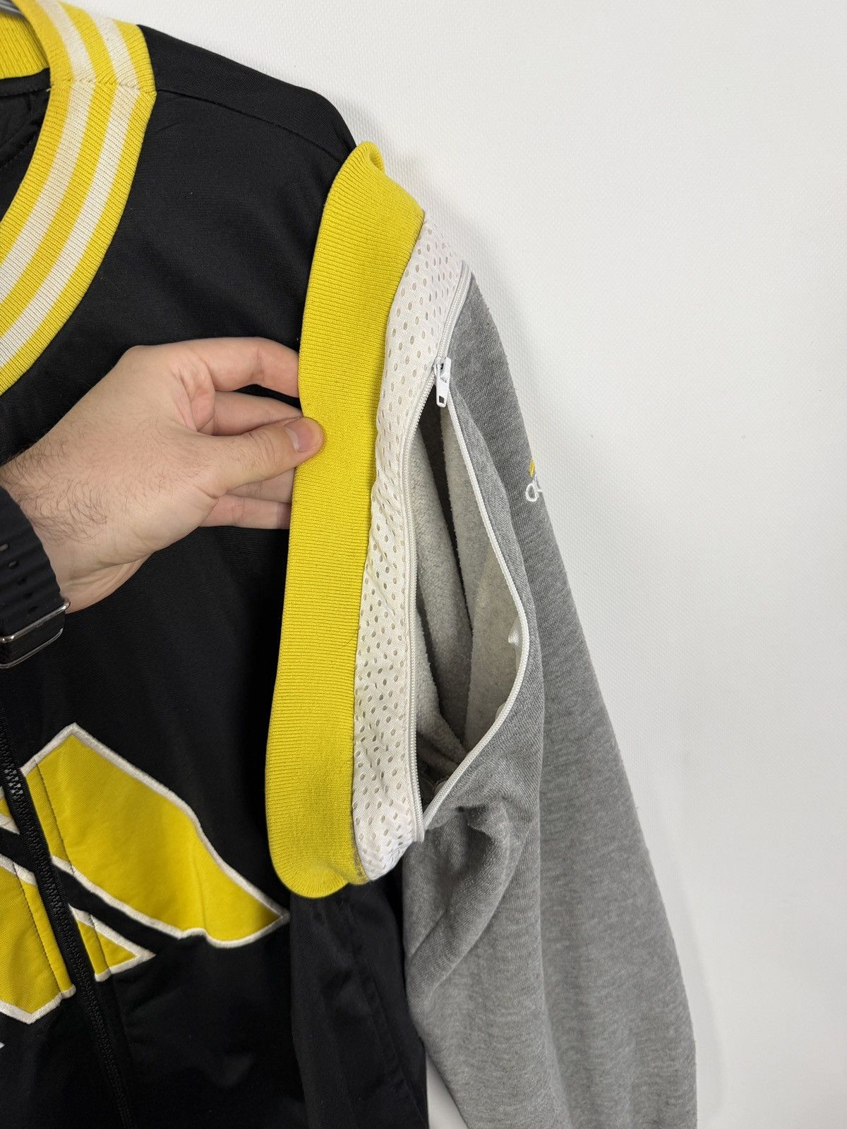 Adidas Adidas Vintage Detachable Sleeve Track Jacket Vest Size L Size US L / EU 52-54 / 3 - 8 Thumbnail
