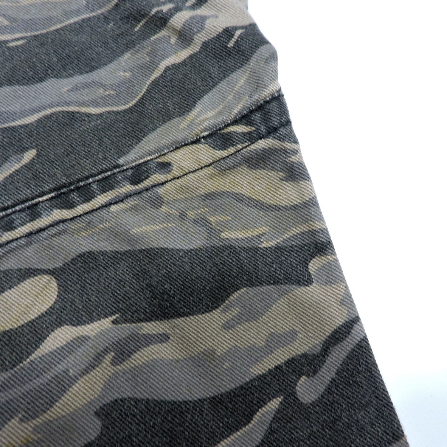 Japanese Brand MATHAWK UNION MADE TIGER STRIPES CARGO LONG PANTS Size US 32 / EU 48 - 19 Thumbnail