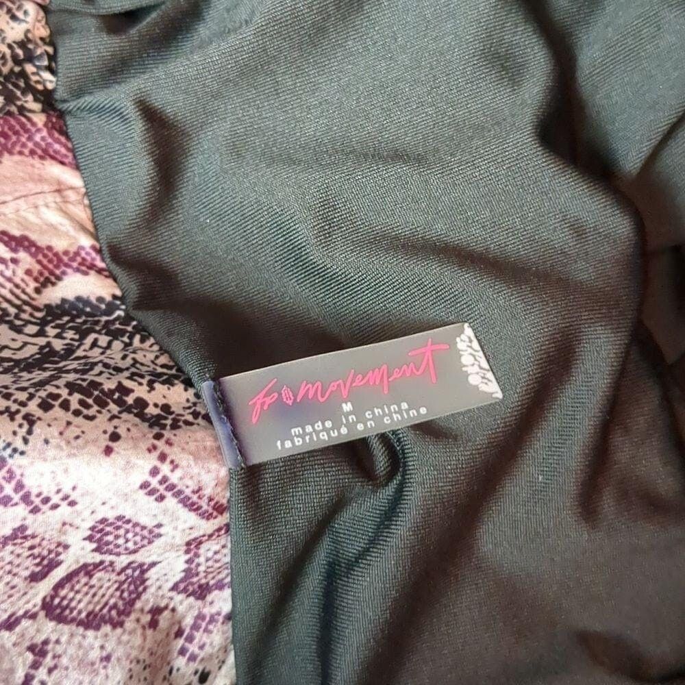 Free People Free people the way home anaconda venom shorts size medium Size 28" / US 6 / IT 42 - 6 Thumbnail