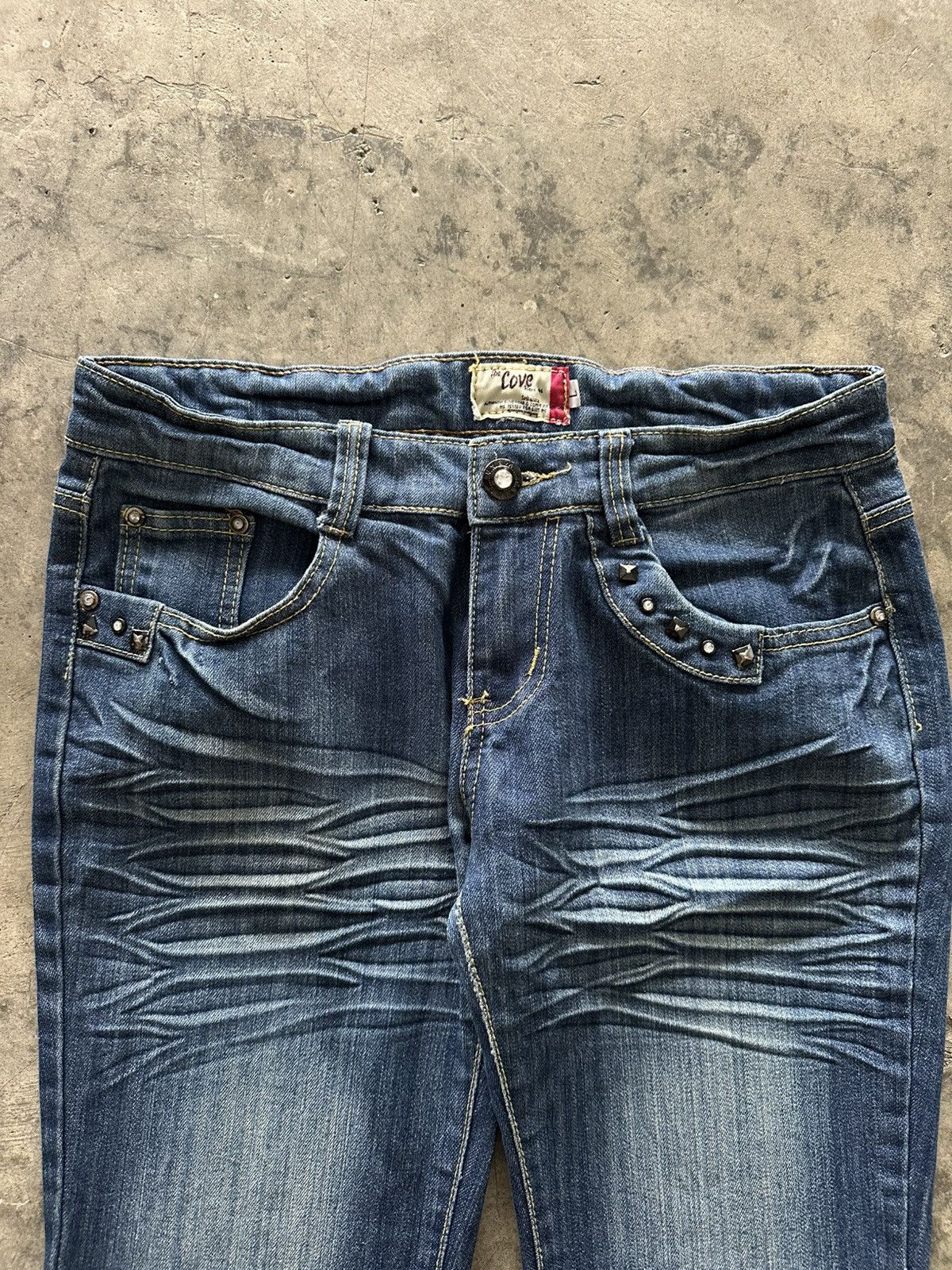 If Six Was Nine × Japanese Brand × Le Grande Bleu (L.G.B.) Japanese Y2K The Cove Whisker Wash Flared Jeans Size 30" / US 8 / IT 44 - 2 Thumbnail
