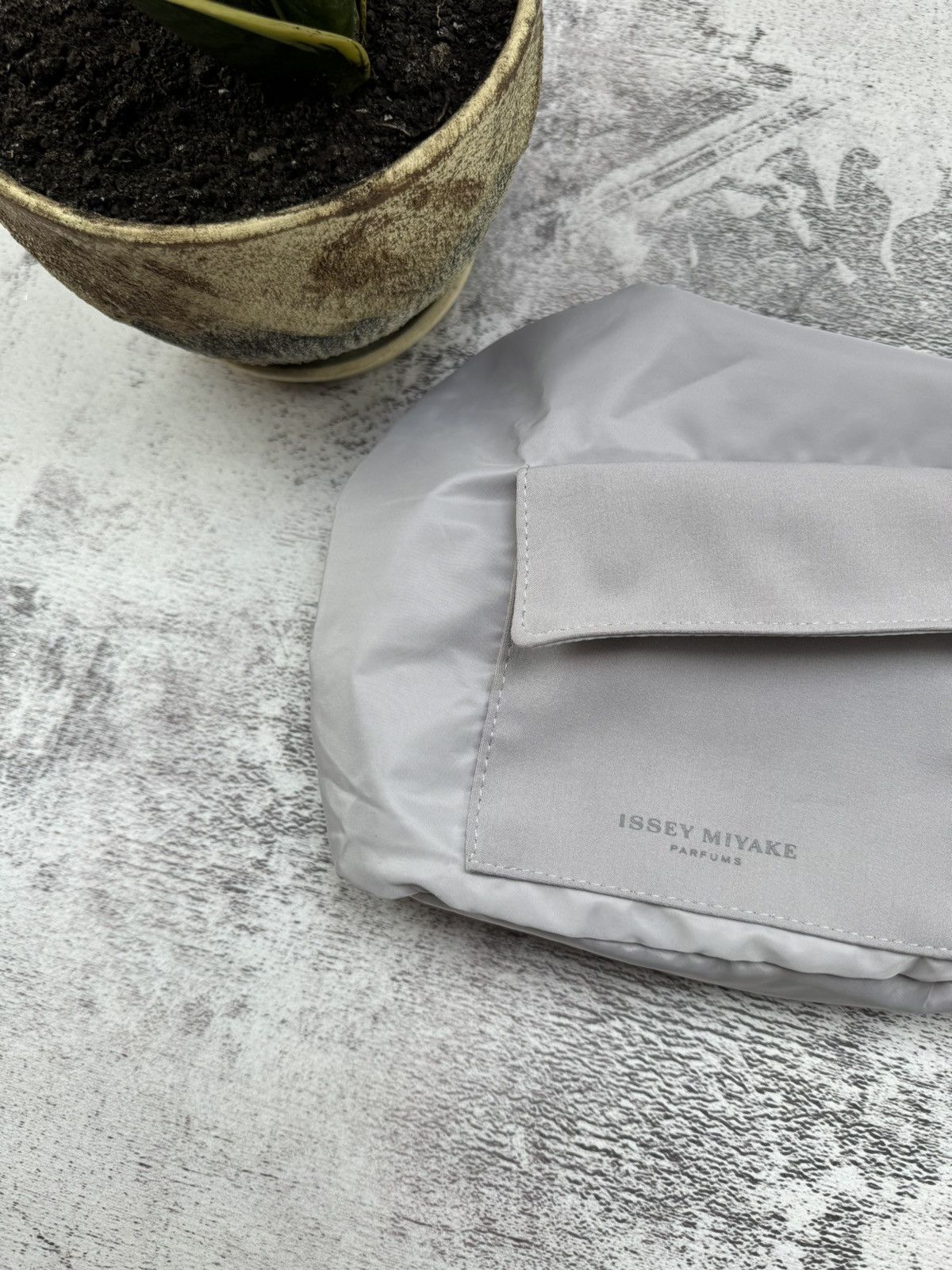 Issey Miyake Vintage Issey Miyake Parfume Mini Hand Hobo Tote Bag Size ONE SIZE - 2 Thumbnail