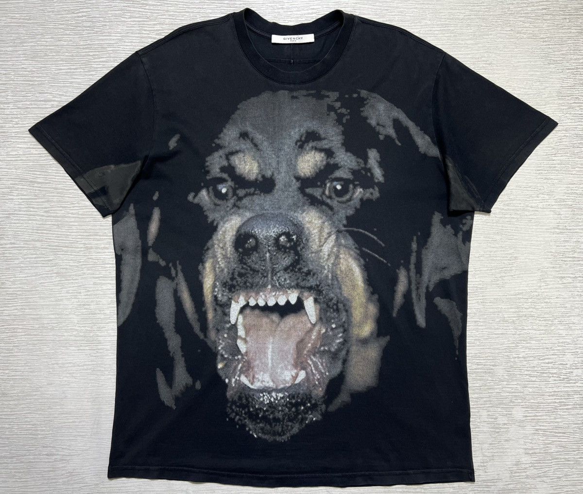 Givenchy Givenchy - Riccardo Tisci - Rottweiler Oversized T-Shirt Size US S / EU 44-46 / 1 - 1 Thumbnail