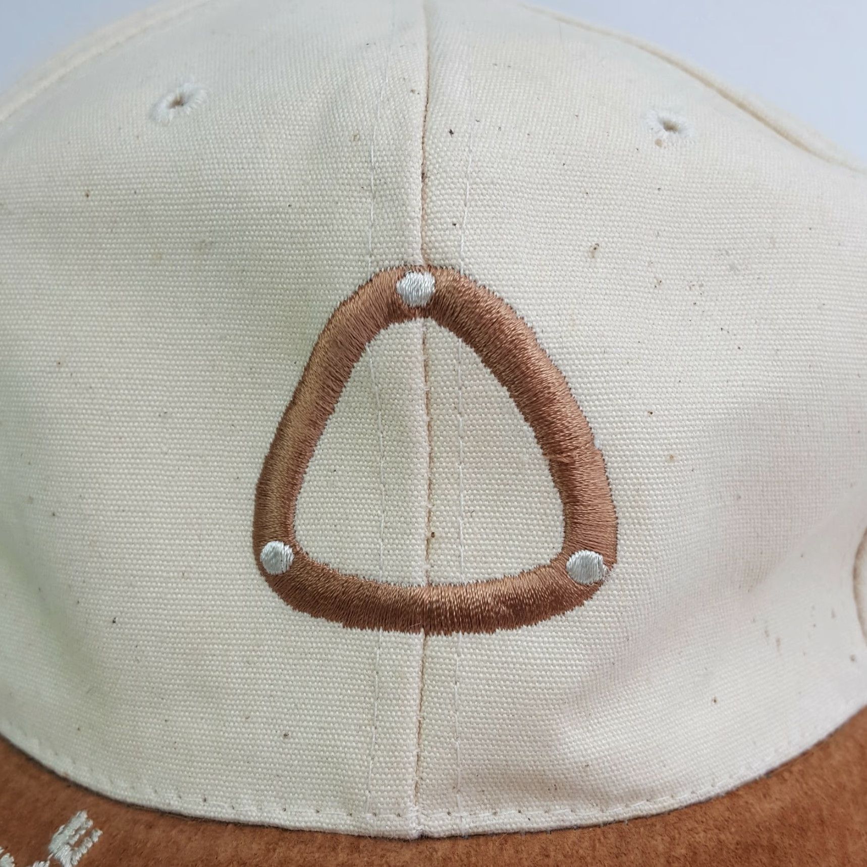 Vintage VINTAGE Cubic Balance Golf Hats Suede Brim Adjustable Baseball Cap Ivory 90s Golf Casual Outdoor Retro PGA Mens Hat Size ONE SIZE - 4 Thumbnail
