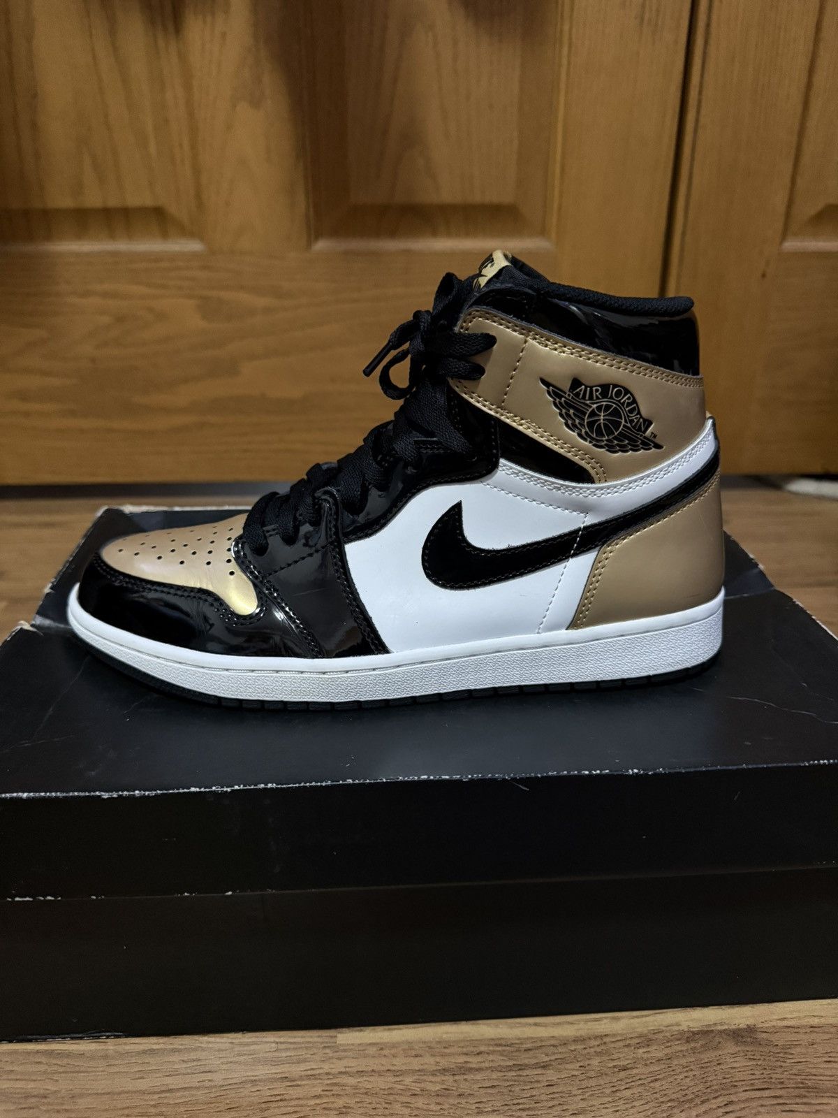 Air Jordan 1 “Gold toe” Size Size 9.5M