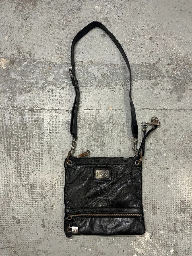 Dolce & Gabbana × Vintage 2000s Dolce & Gabbana Padlock Black Leather Shoulder Bag Size ONE SIZE - 1 Thumbnail