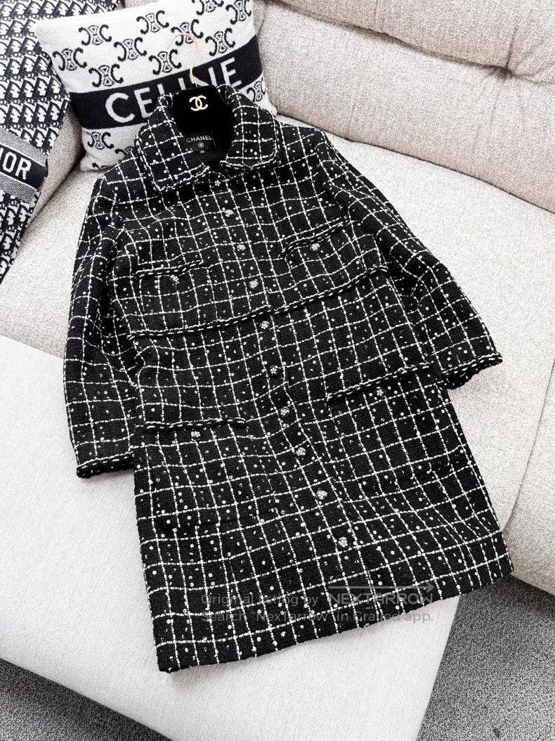 Chanel Chanel White thin shiny plaid flower buckle long-sleeved l Size M / US 6-8 / IT 42-44 - 2 Thumbnail