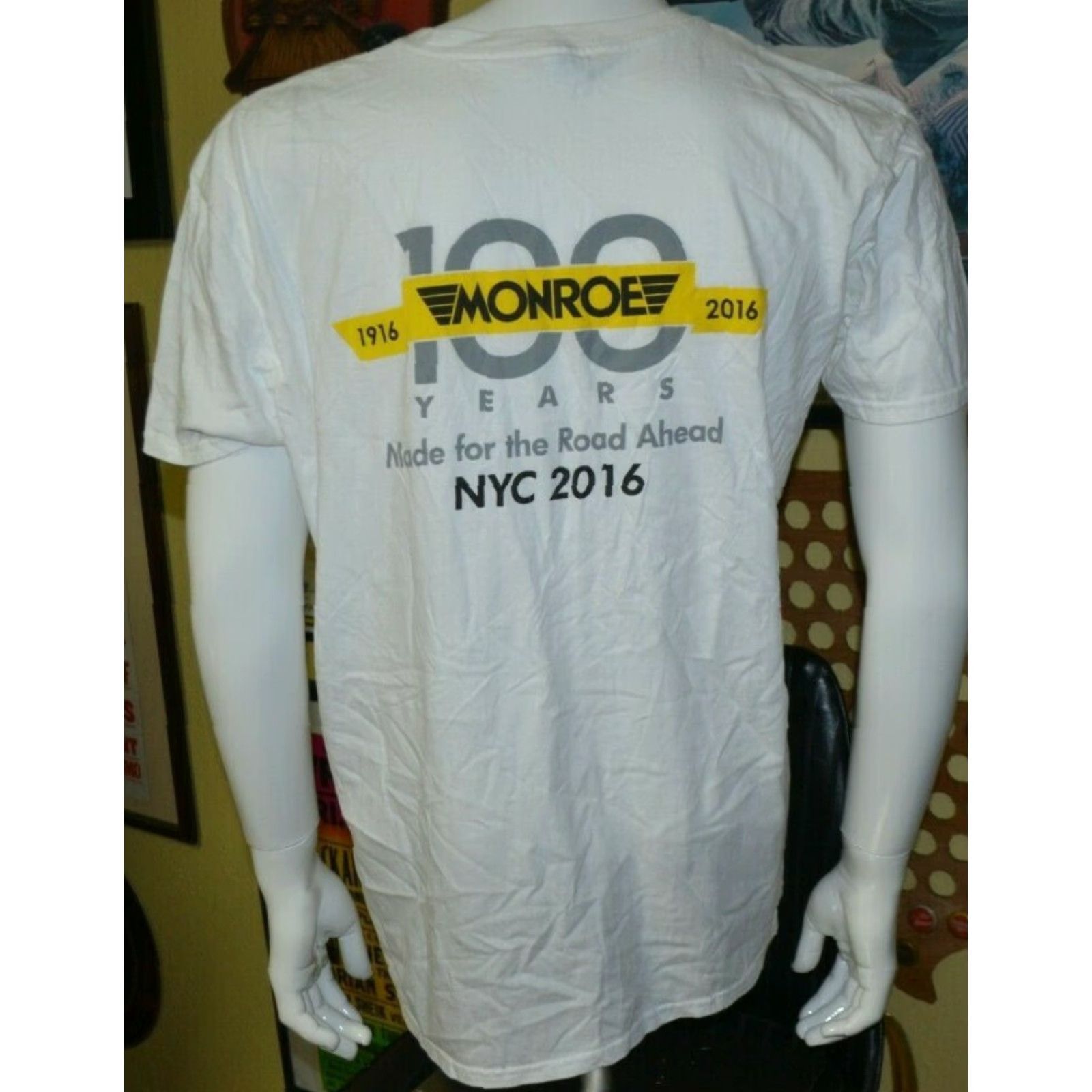 Gildan Monroe Shocks & Struts 100 Years Blizzard Party NYC Jonas T Shirt XL Auto MI Size US XL / EU 56 / 4 - 4 Thumbnail