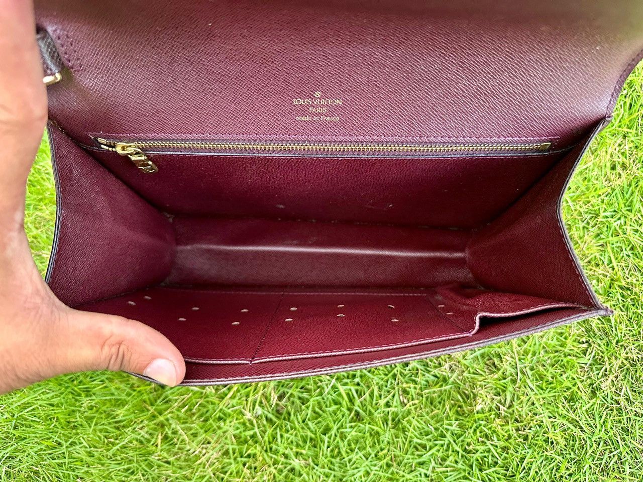 Louis Vuitton Authentic Louis Vuitton Taiga Leather Kourad Clutch Bag Size ONE SIZE - 4 Thumbnail