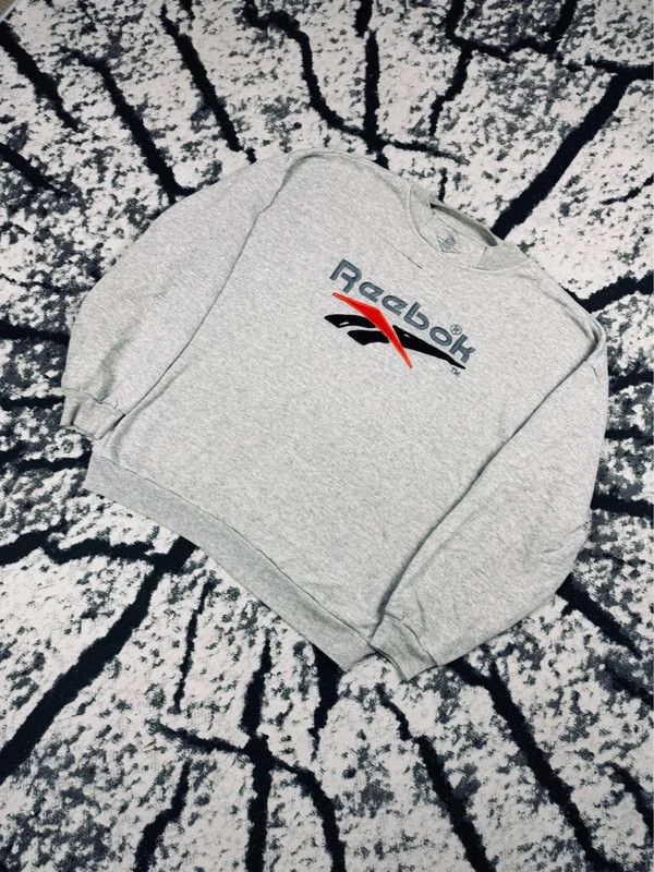 Reebok Reebok vintage crewneck sweatshirt gray logo center L 90s Size US L / EU 52-54 / 3 - 2 Thumbnail