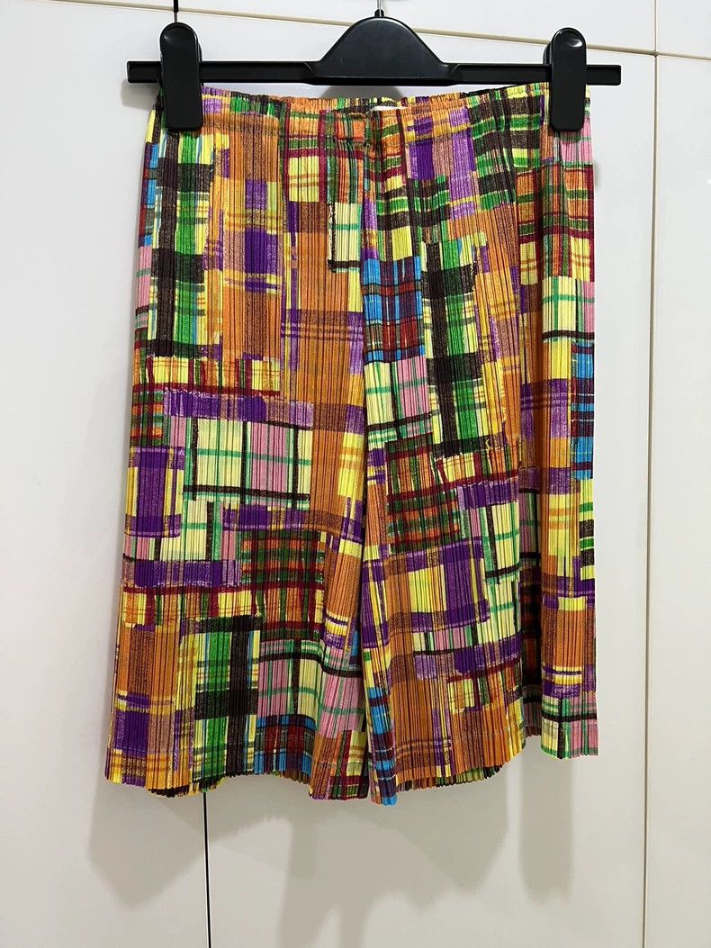 Issey Miyake Issey Miyake size:3 Rainbow shorts Size 31" - 1 Thumbnail