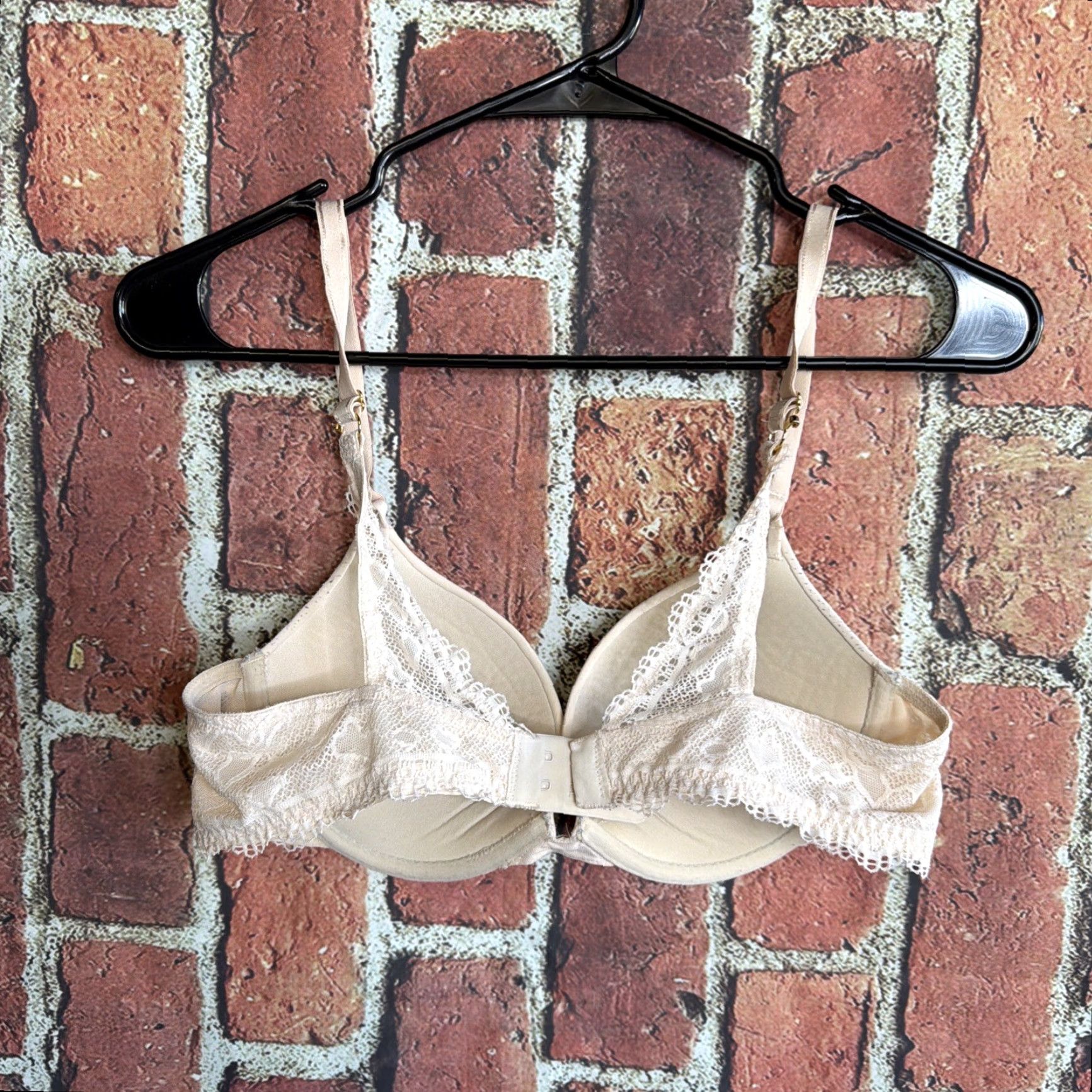 Vintage SOMA Embraceable Push Up Bra Beige 36B Underwired Padded Lace Back Closure Women Size ONE SIZE - 2 Thumbnail