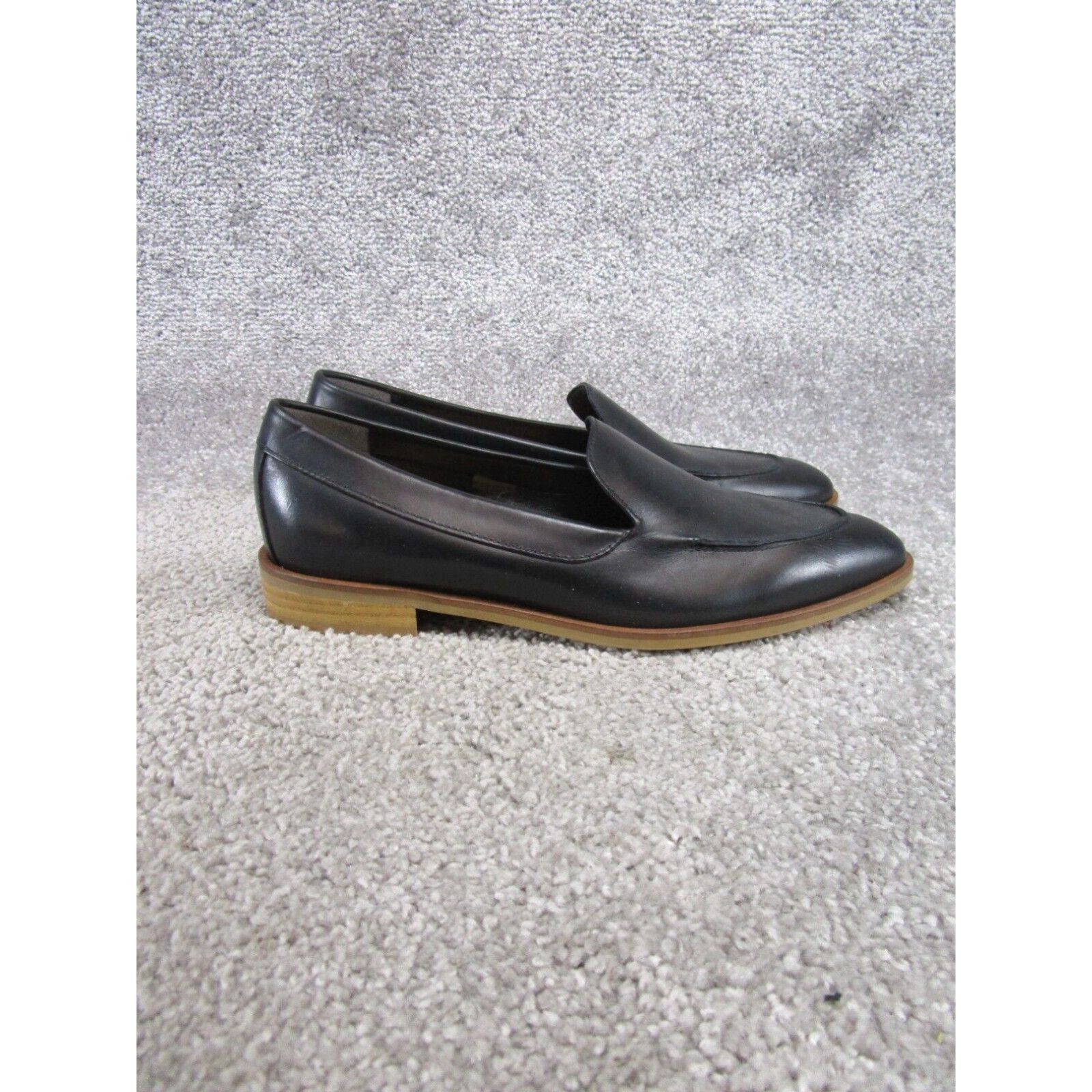 image of Everlane Pumps Womens Size 9 The Day Black Leather Scruncy Shoes in White