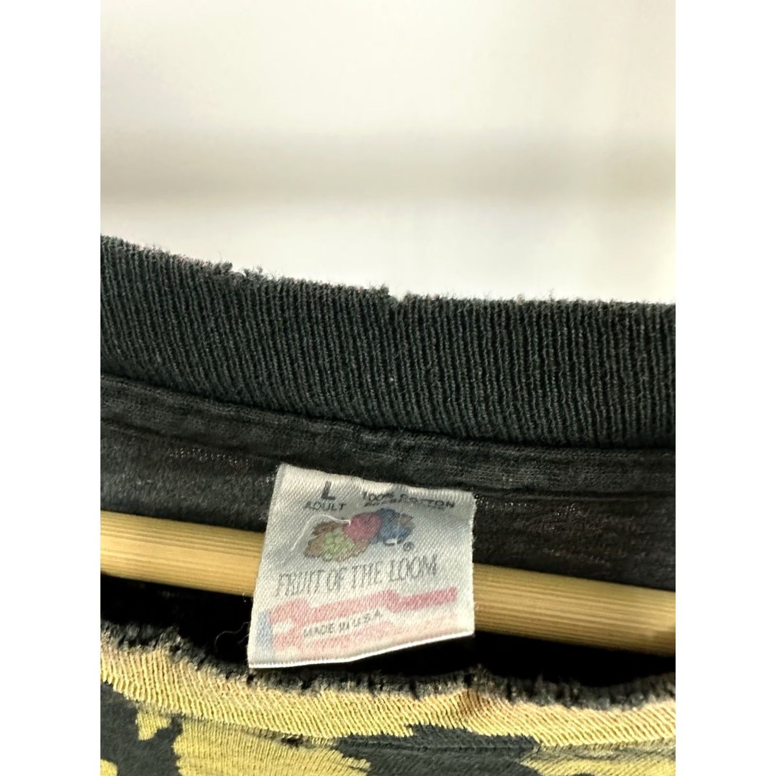 Fruit Of The Loom VTG 90s Jurassic Park T Rex Movie Promo AOP Faded Thrashed T-Shirt Size L Mens Black Shirt Distressed Dinosaur Movie Promo T-Shirt 90s Size US L / EU 52-54 / 3 - 3 Thumbnail