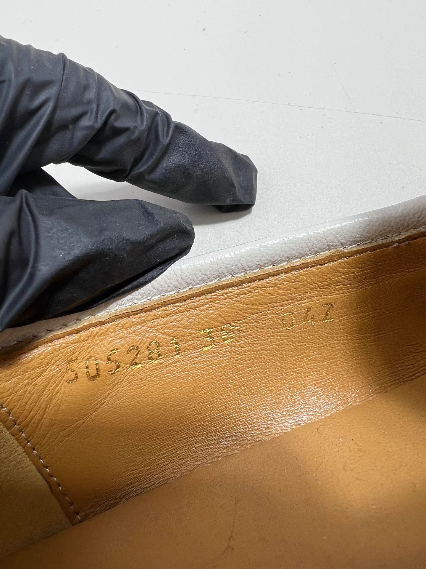 Gucci GUCCI Bee-Embroidered Loafers Size US 8 / IT 38 - 7 Thumbnail