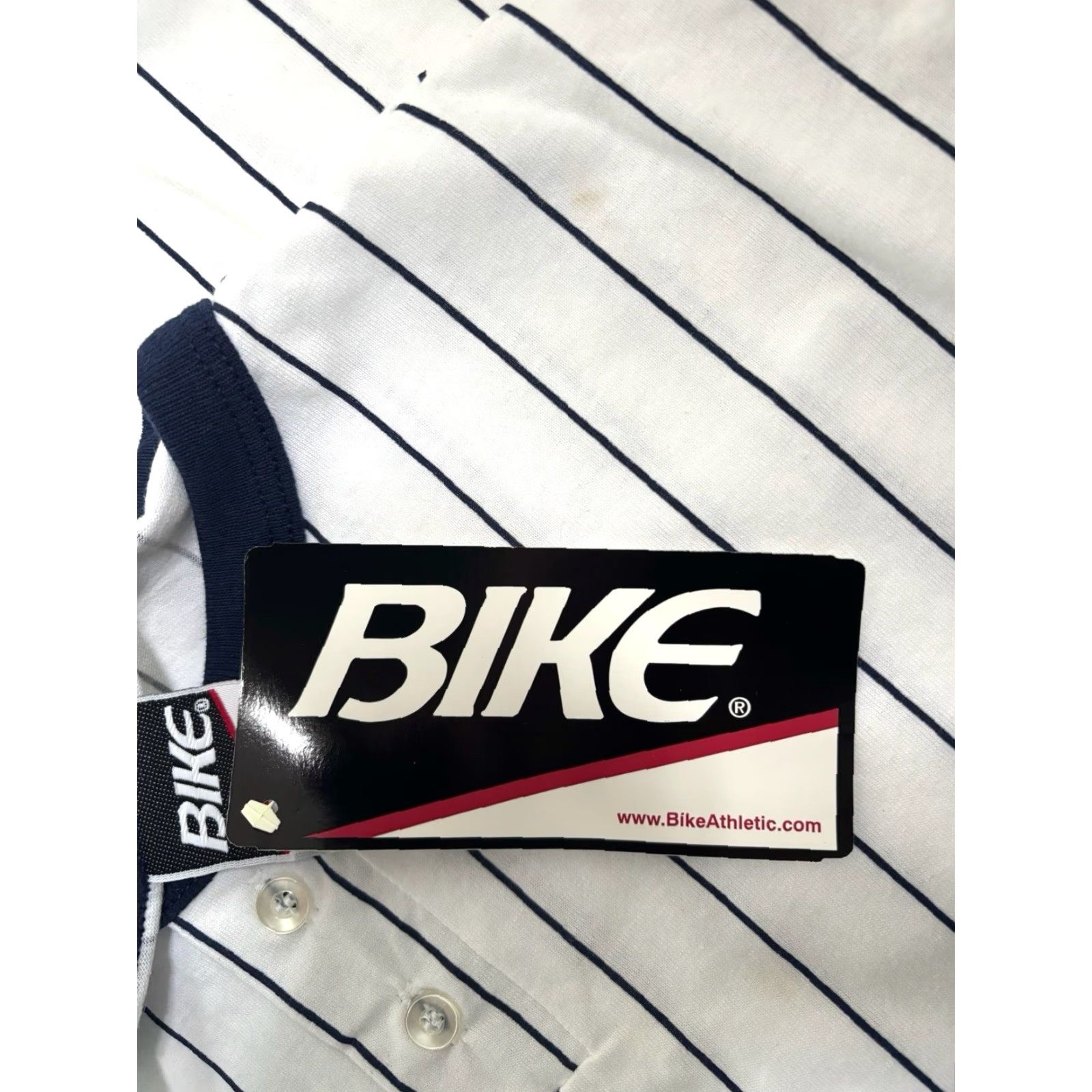 Vintage VINTAGE Bike Athletic Henley Shirt Mens Size M Deadstock NWT 90s Pinstripe White Navy Two-Button Baseball Shirt Size US M / EU 48-50 / 2 - 2 Thumbnail
