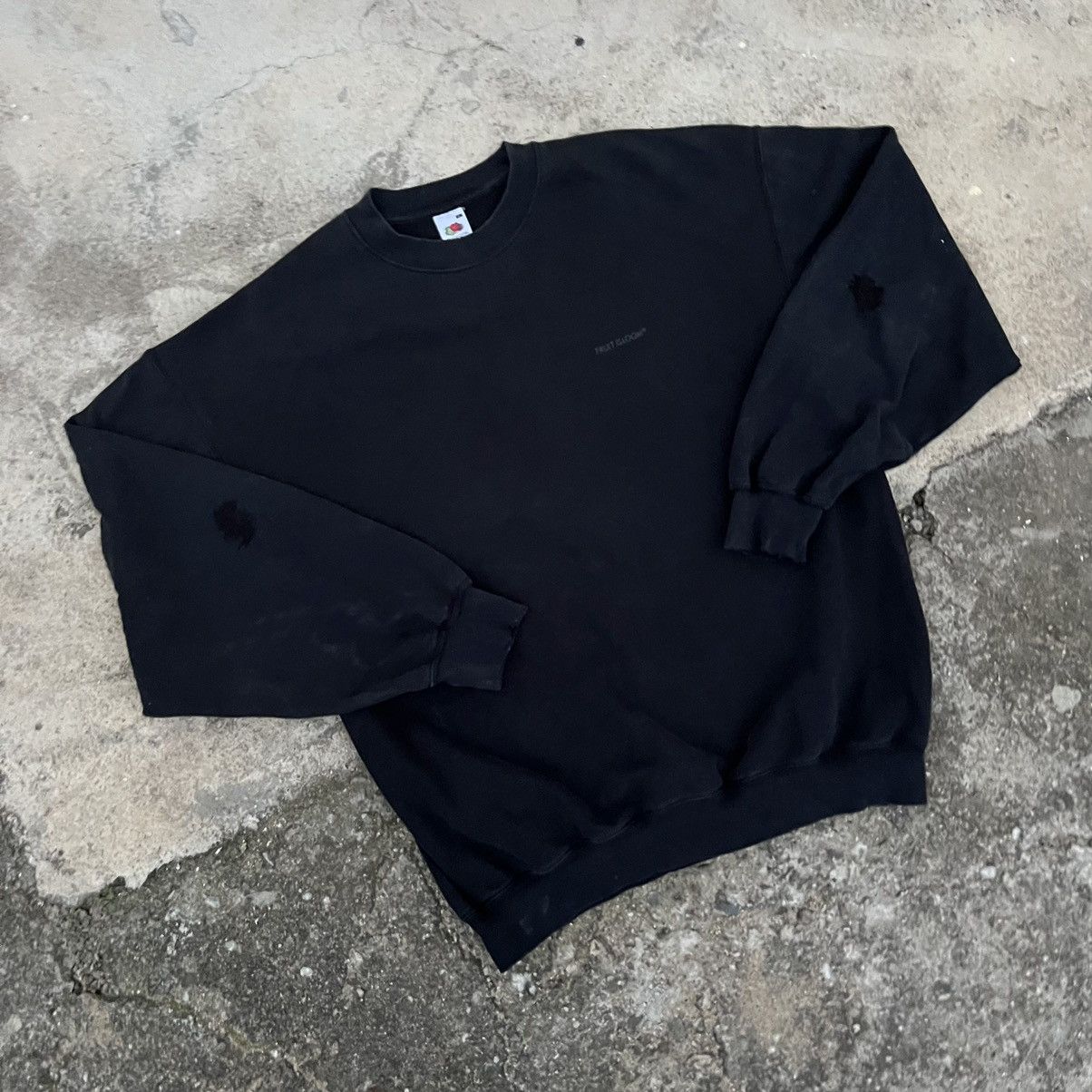 Fruit Of The Loom × Vintage Vintage 90s FOTL Paint Splattered Distressed Sweatshirt Size US XL / EU 56 / 4 - 2 Thumbnail