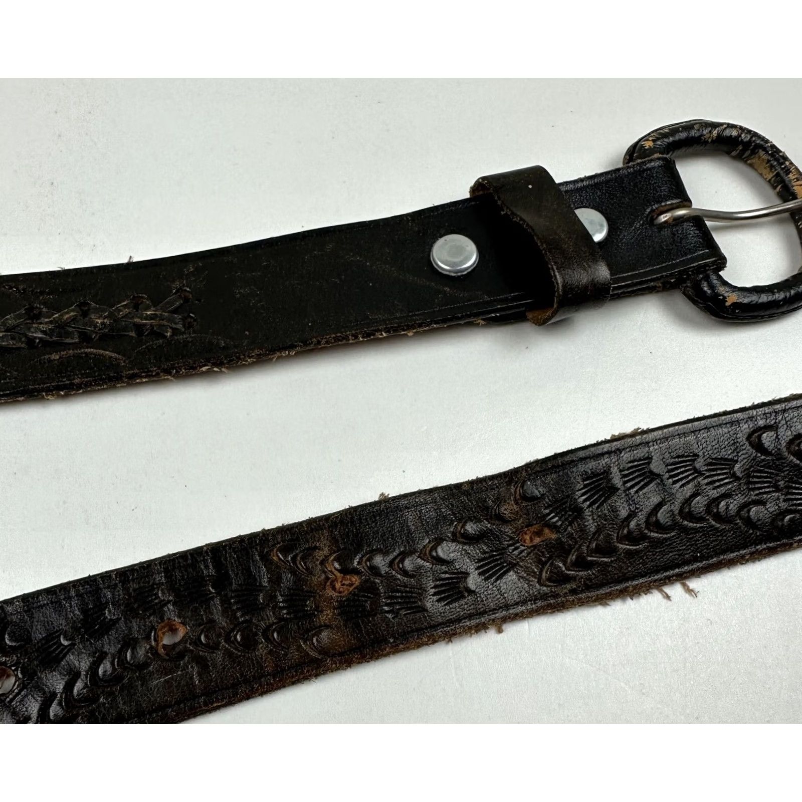Vintage VINTAGE Handmade Western Belt 42 Mens Dark Brown Leather Distressed Whipstitch Embossing Belt Size 42 - 4 Thumbnail