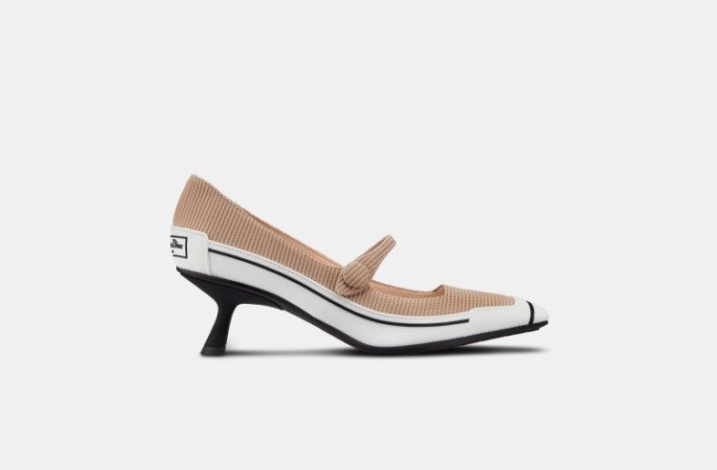 o1w1db10224 D-Motion Pump in Nude & White