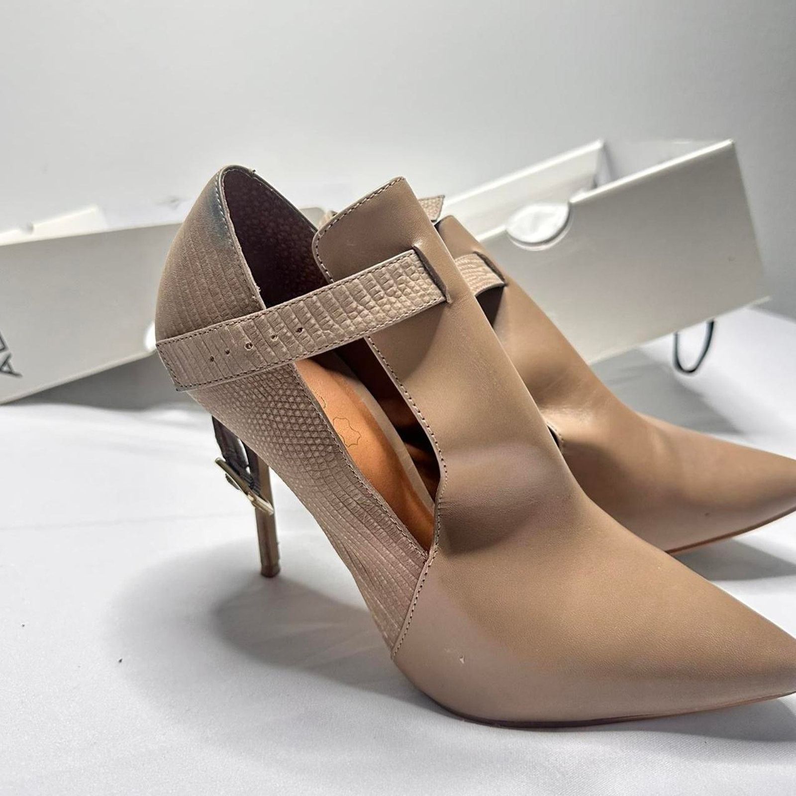 Aldo Aldo pointed toe stiletto heel and ankle strap. A pump Size US 9 / IT 39 - 1 Thumbnail