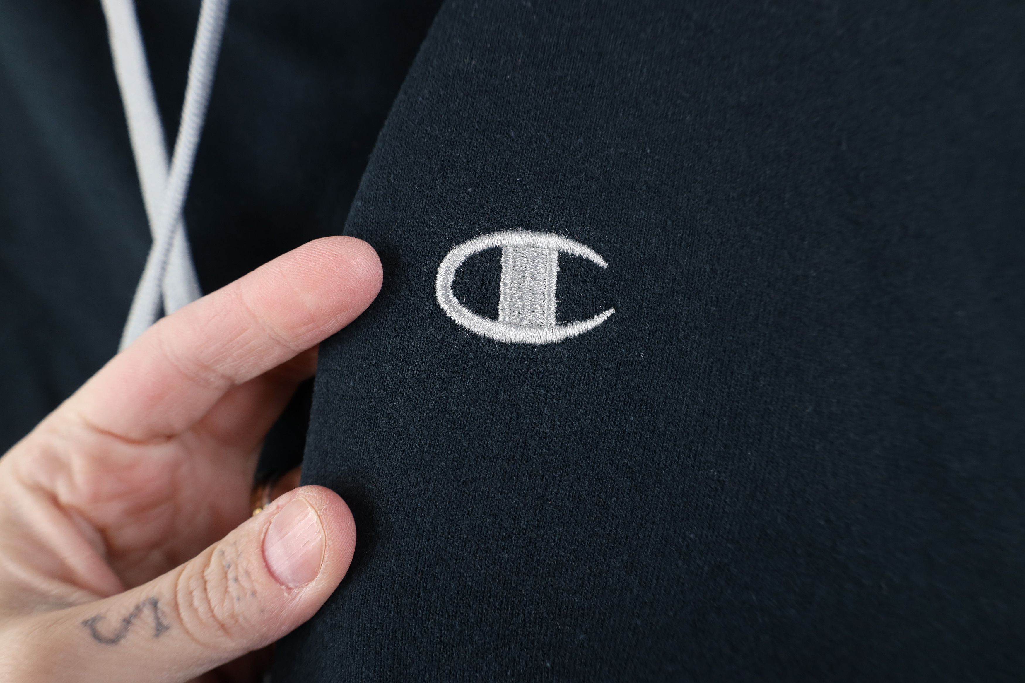 Champion Vintage Y2K Champion Classic Logo Hoodie Sweatshirt Black Size US L / EU 52-54 / 3 - 4 Thumbnail