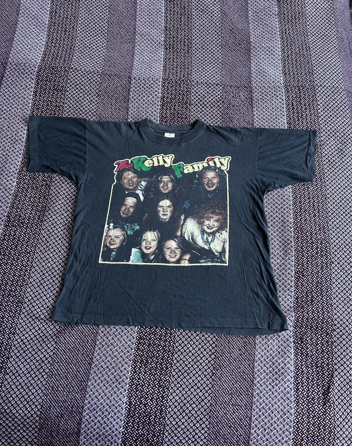 Vintage Vintage Merch The Kelly Family Face Printed 90s Tee Rare Y2K Size US L / EU 52-54 / 3 - 1 Thumbnail