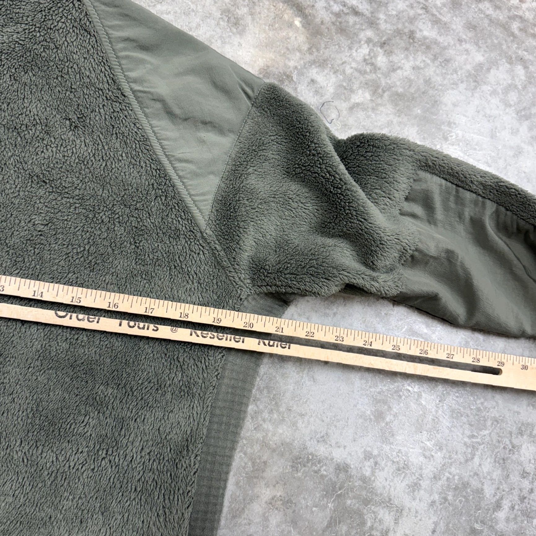 Vintage VINTAGE Polartec Fleece Jacket Mens XS Short Green ECWCS Gen III Cold Weather USGI Size US 27 - 5 Thumbnail