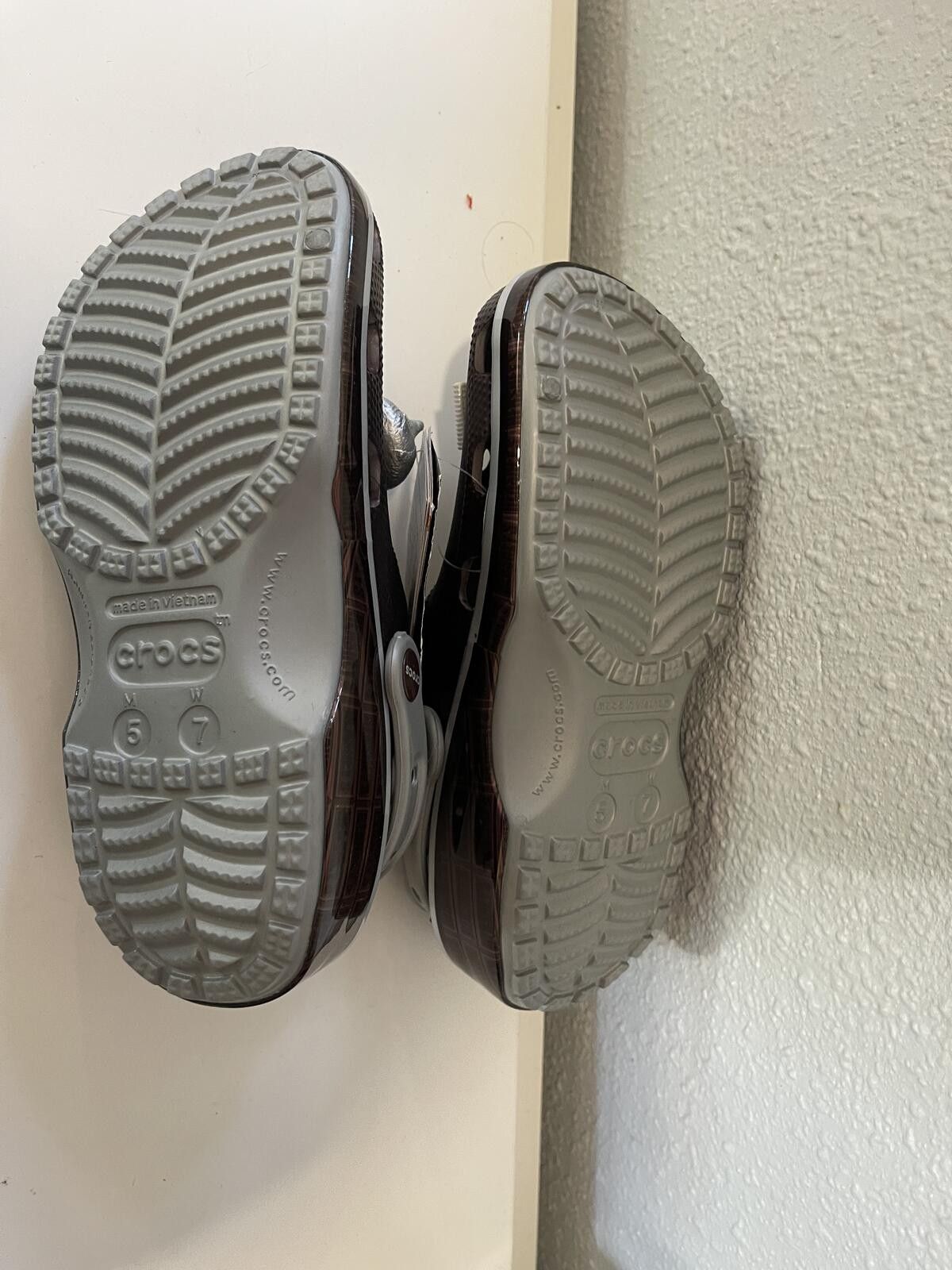 Crocs Crocs Hershey's Classic Clog Shoes Brown Size 8 Size US 7 / IT 37 - 6 Thumbnail