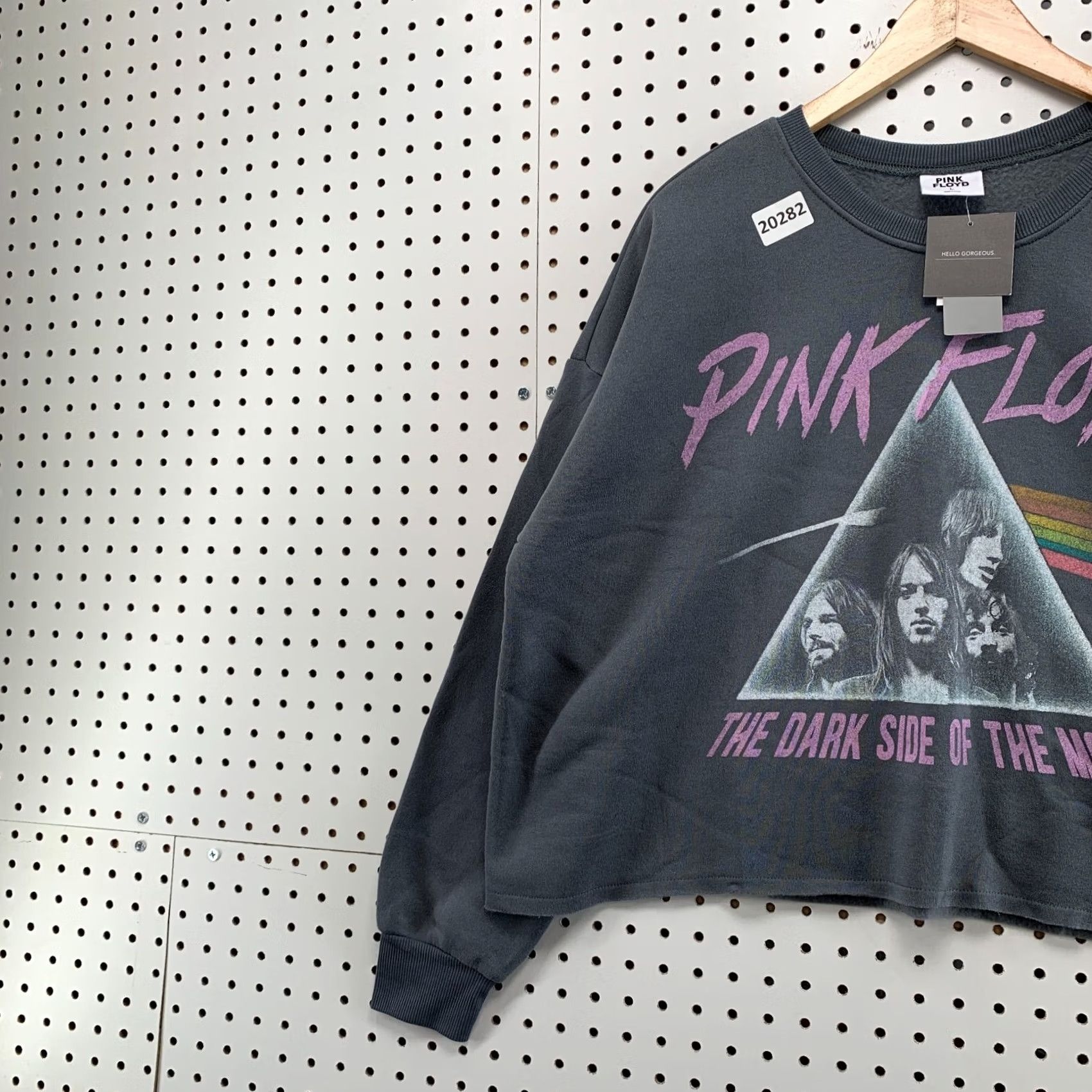 Vintage Pink Floyd Sweatshirt Gray Womens L Crew Neck Pullover NWT 28x22.5 Crewneck Sweatshirt Pullover Dark Gray 90s Concert Merch Womens Size L / US 10 / IT 46 - 7 Thumbnail