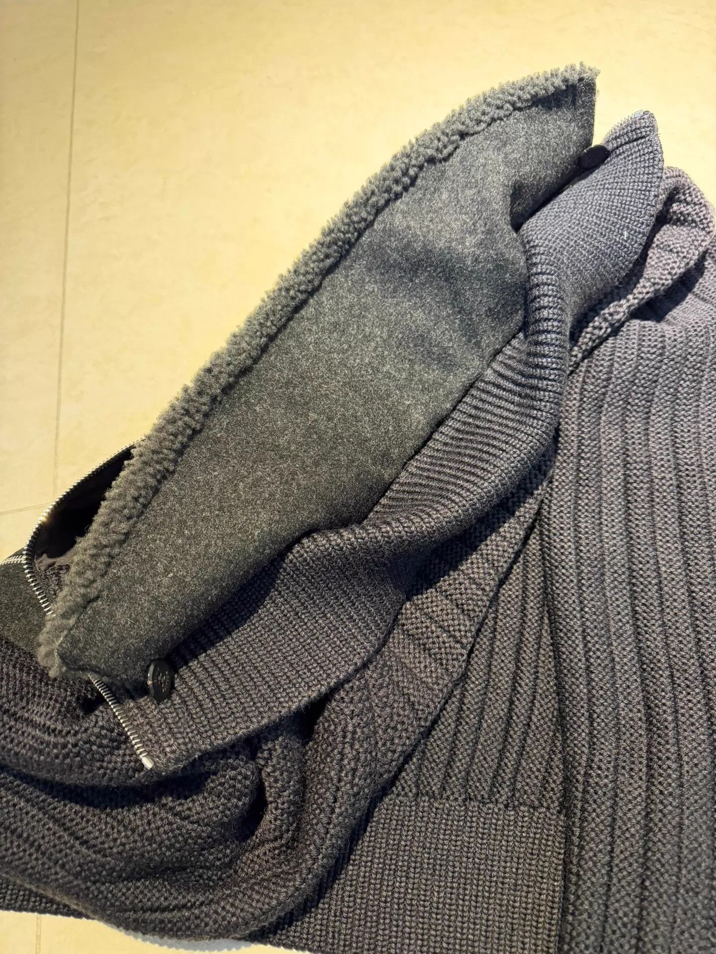 Louis Vuitton LV Wool Shearling Removable Collar Unisex XS Jacket Size XS / US 0-2 / IT 36-38 - 5 Thumbnail