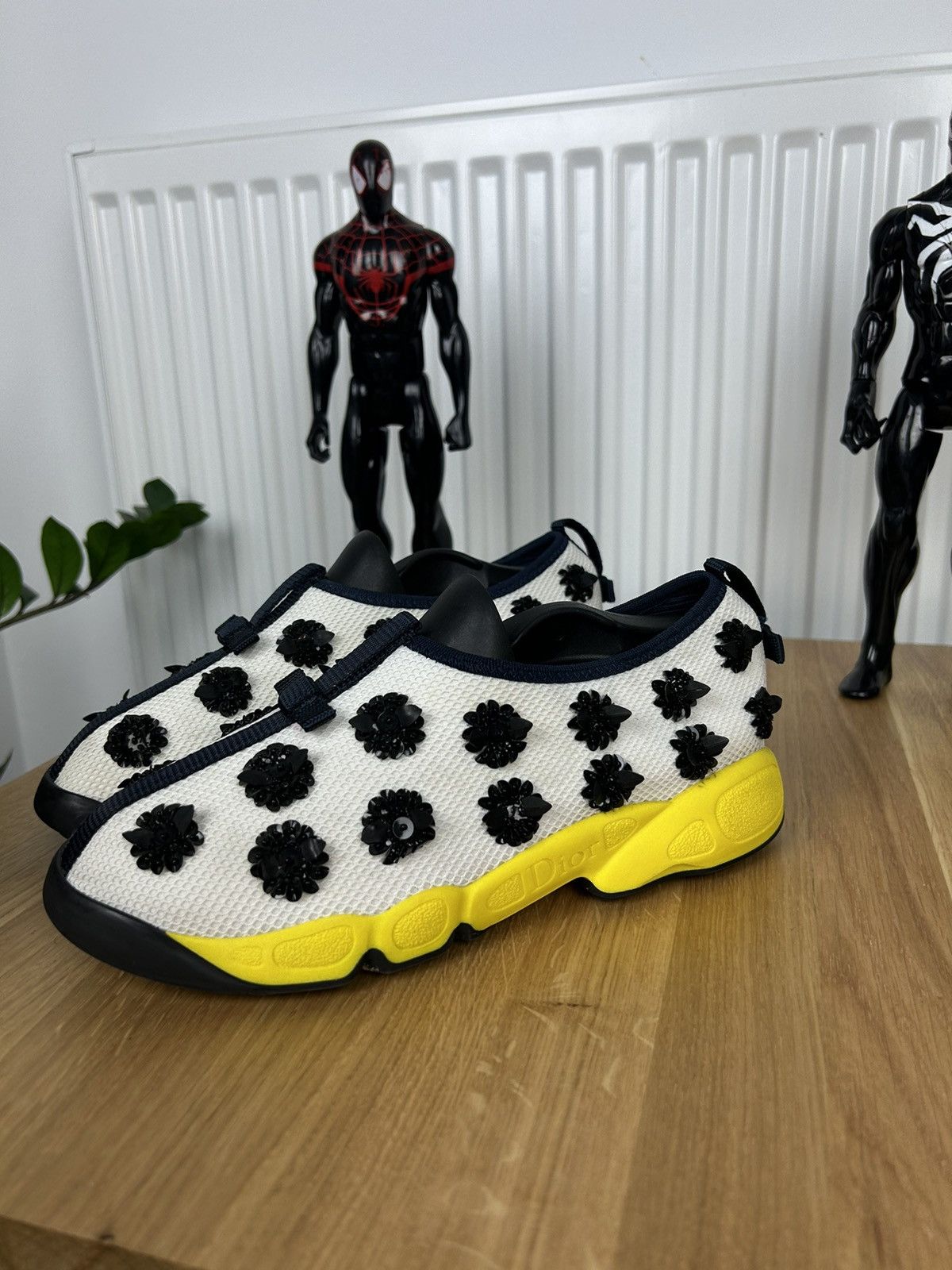 Dior Christian Dior Mesh Embellished sneaker Size US 6 / IT 36 - 6 Thumbnail