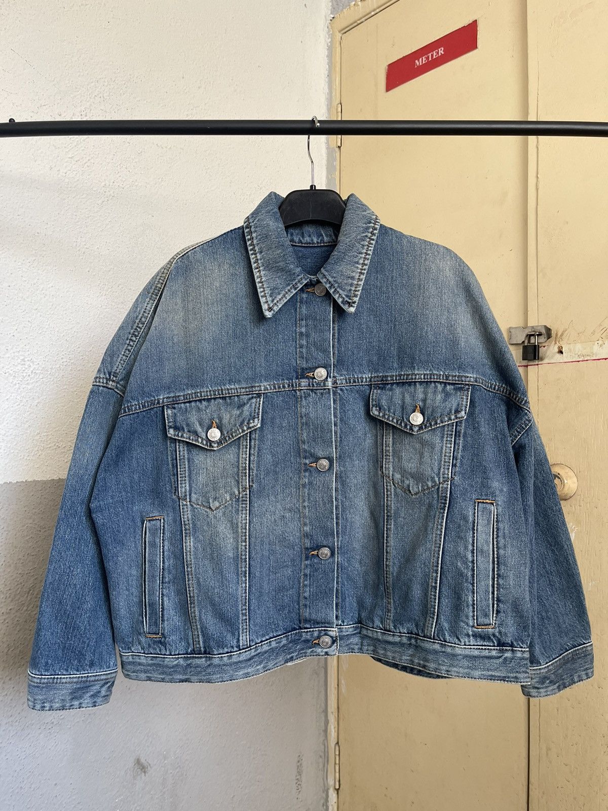 Maison Margiela MM6 Maison Margiela Oversized Type 3 Denim Jacket Boxy Size US S / EU 44-46 / 1 - 1 Thumbnail