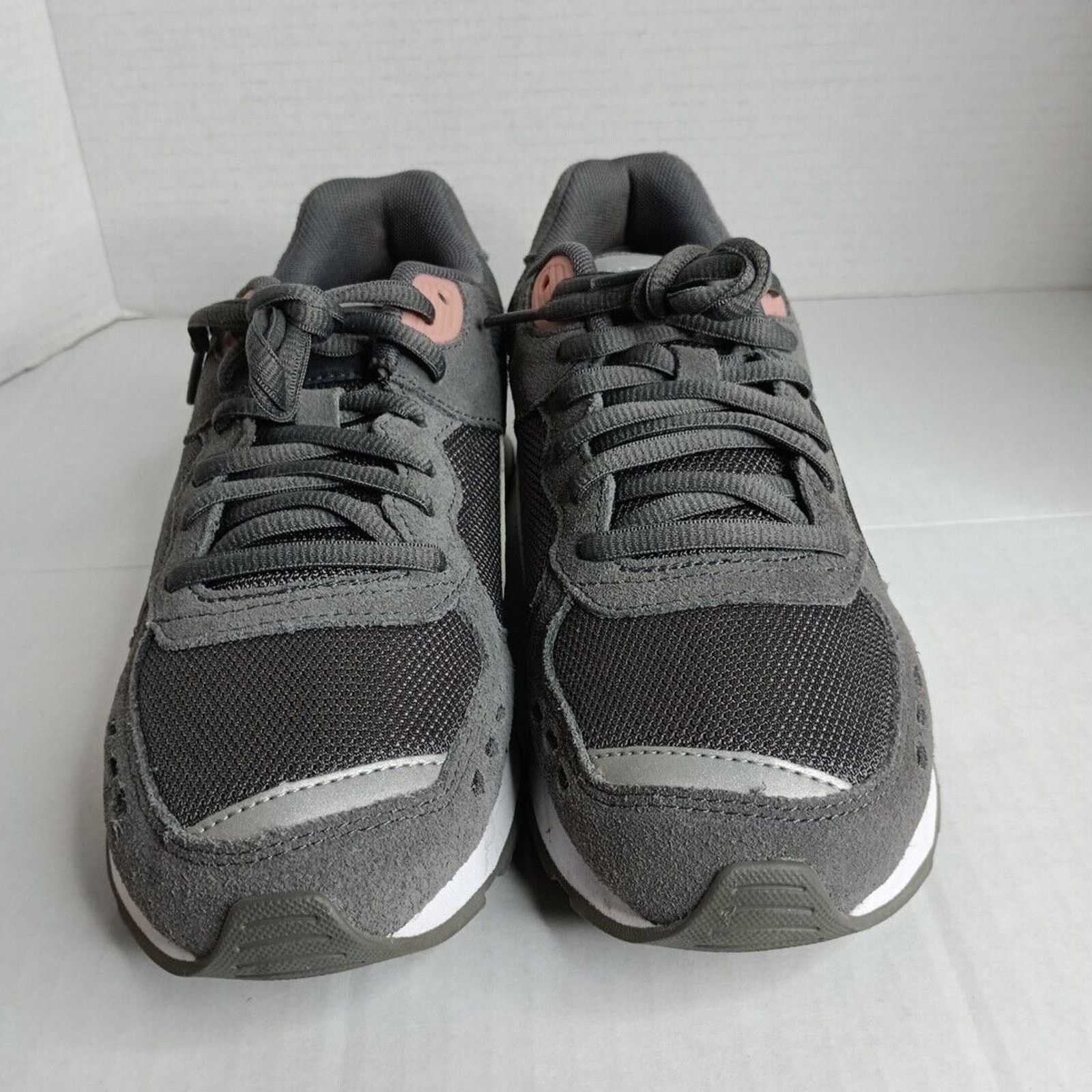 Puma PUMA Vista Women's Grey/White Retro Athletic Shoes Size 7 Size US 7 / IT 37 - 2 Thumbnail