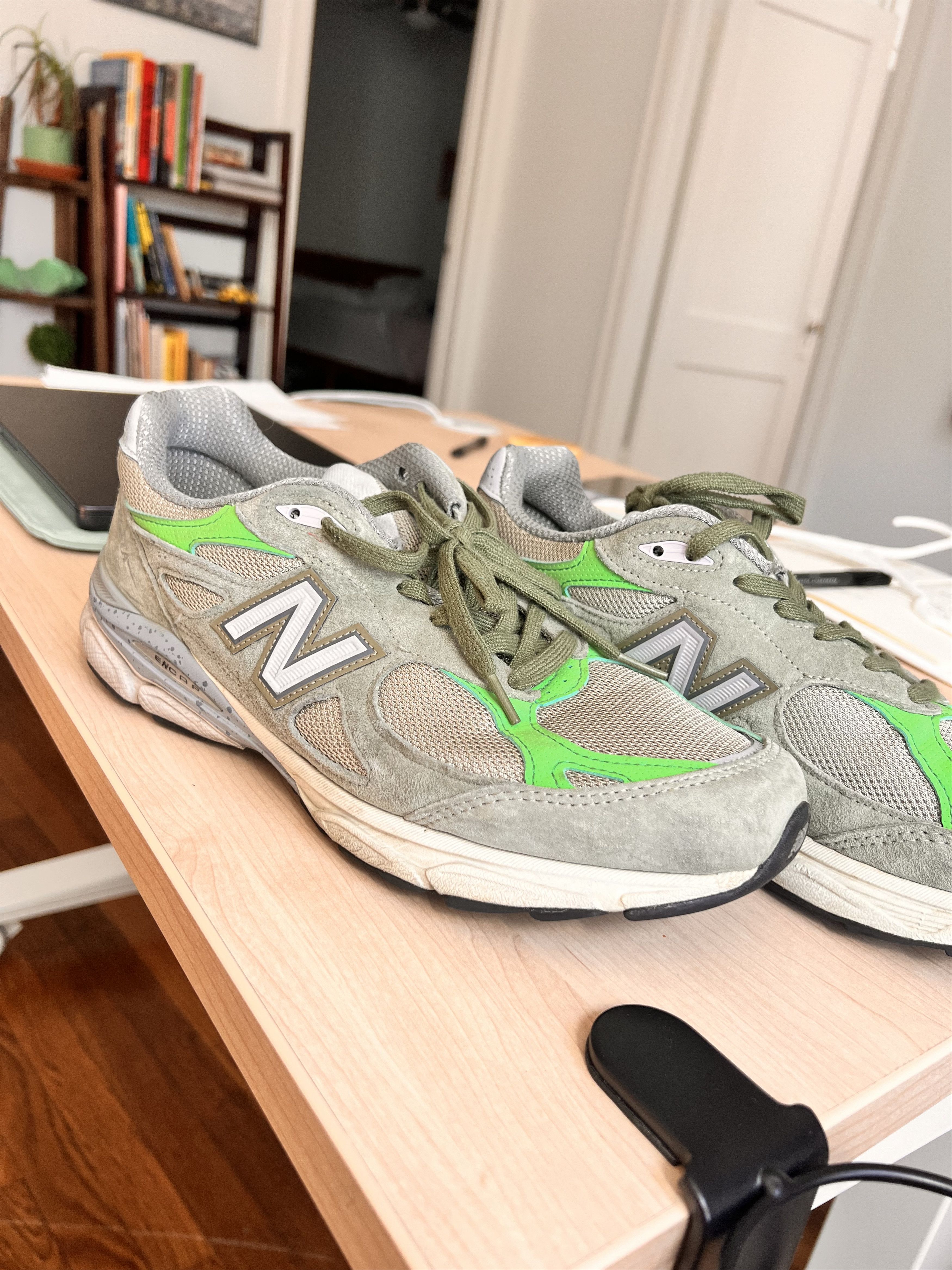 NB Patta 990v3 Keep Your Friends Close