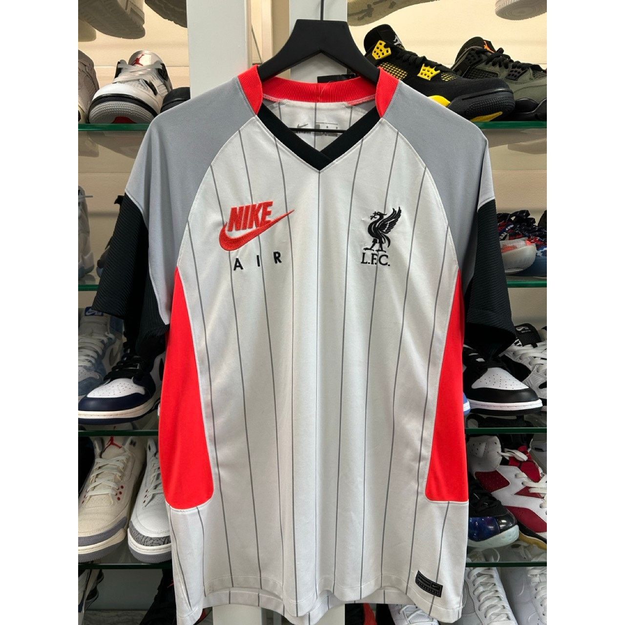 Nike Nike Liverpool FC Stadium Air Max jersey Size L B16 Size US L / EU 52-54 / 3 - 1 Thumbnail