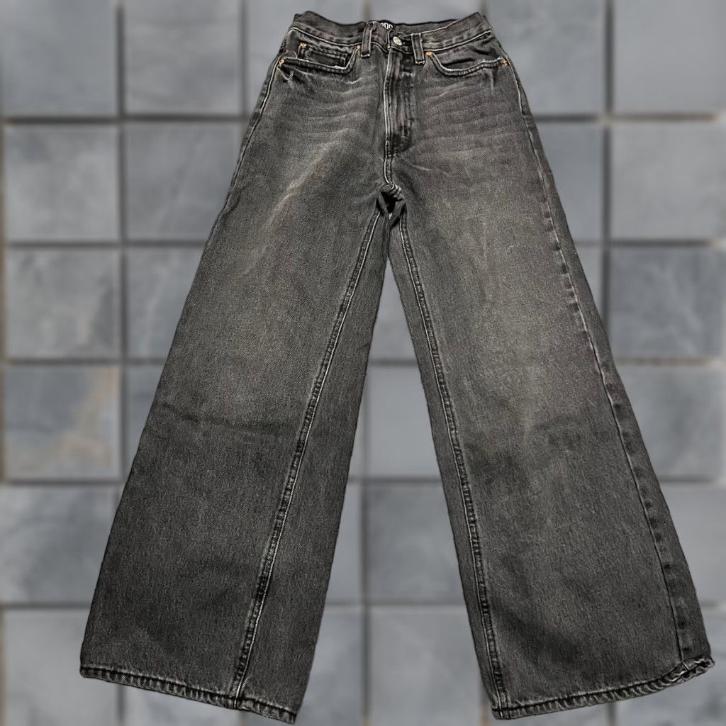 Bdg BDG Urban Outfitters Jeans Womens 26 Faded Black High Rise Wide Leg Baggy Skate Womens 26 Black Wide-Leg Baggy Jeans Size 26" / US 2 / IT 38 - 1 Thumbnail