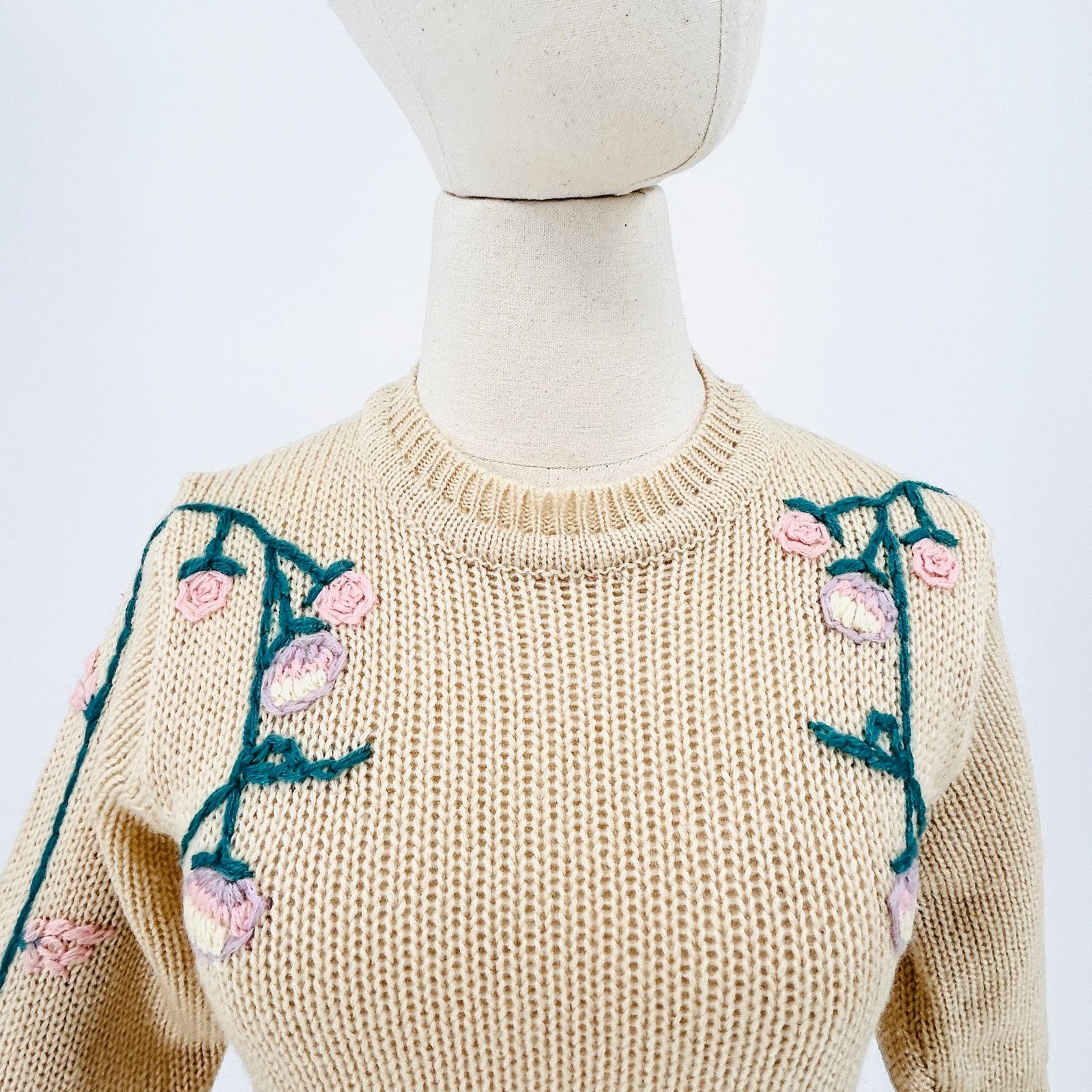 Vintage Vintage 80s Beige Teal Pink Floral Embroidered Sweater Size S / US 4 / IT 40 - 2 Thumbnail