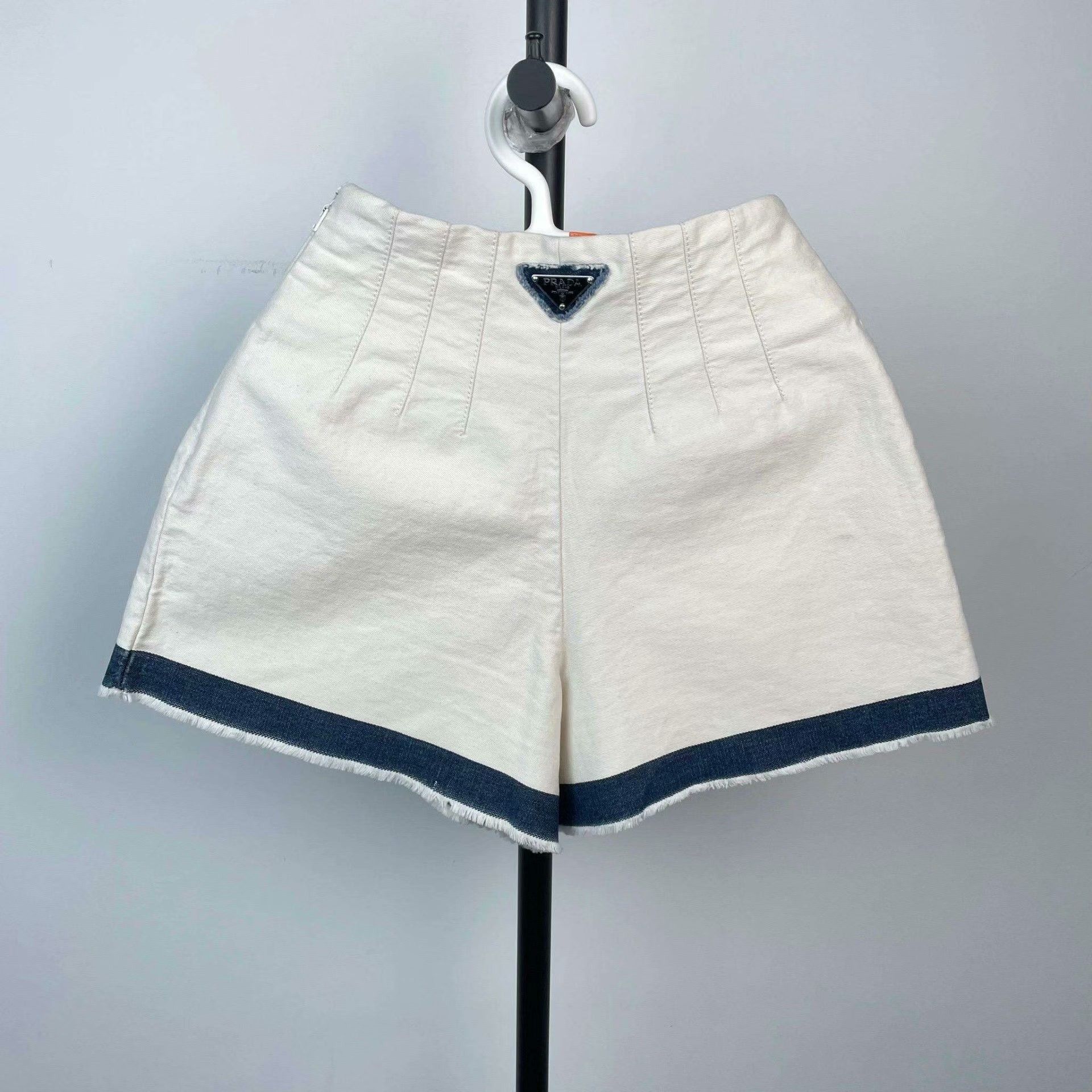 Prada Prada Pants S Women Size 26" / US 2 / IT 38 - 1 Thumbnail