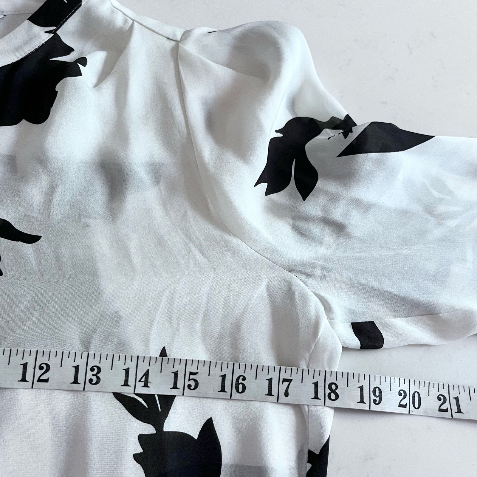 Joie Joie KAYVAN floral silk blouse in Porcelain size Small Size S / US 4 / IT 40 - 7 Thumbnail