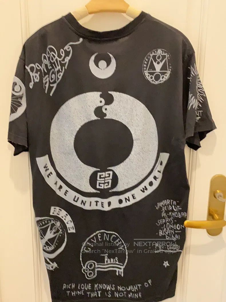 Givenchy Givenchy Distressed Black Short Sleeve Size US XS / EU 42 / 0 - 4 Thumbnail